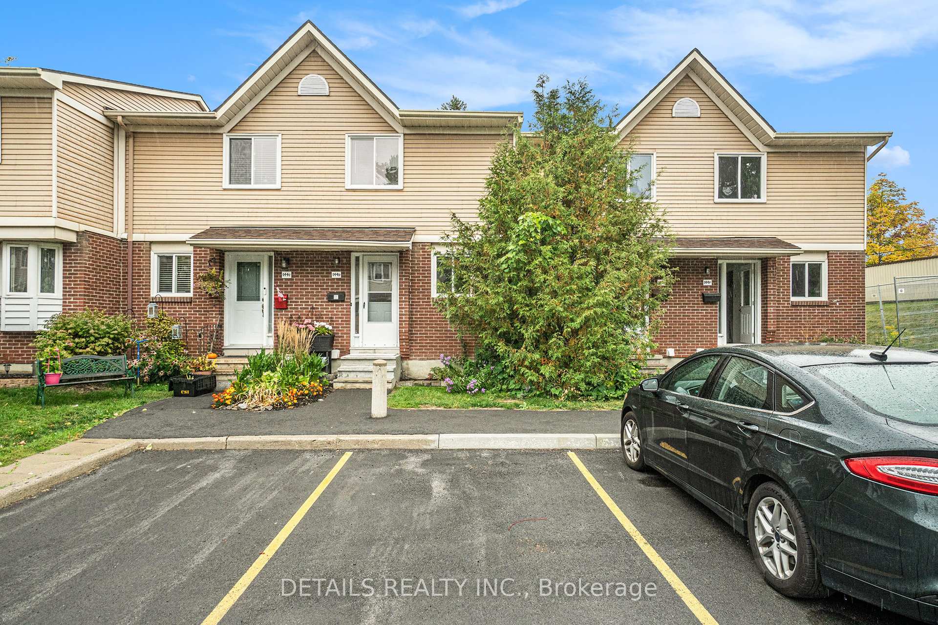 Photo 20 of 144D Valley Stream Drive, Ottawa, Leslie Park — HOMEH
