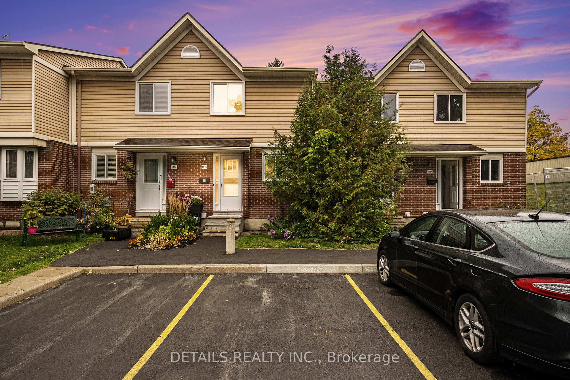 Photo 21 of 144D Valley Stream Drive, Ottawa, Leslie Park — HOMEH