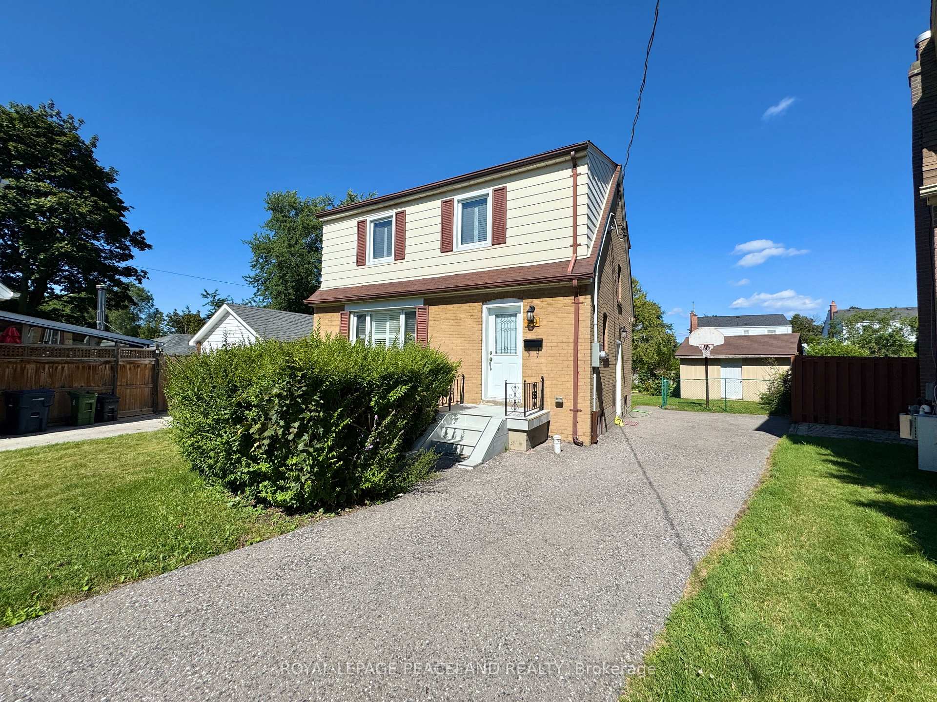 Photo 1 of 29 Rosita Crescent, Scarborough, Clairlea-Birchmount — HOMEH