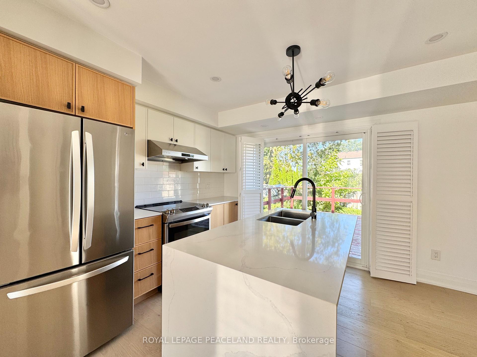 Photo 6 of 29 Rosita Crescent, Scarborough, Clairlea-Birchmount — HOMEH