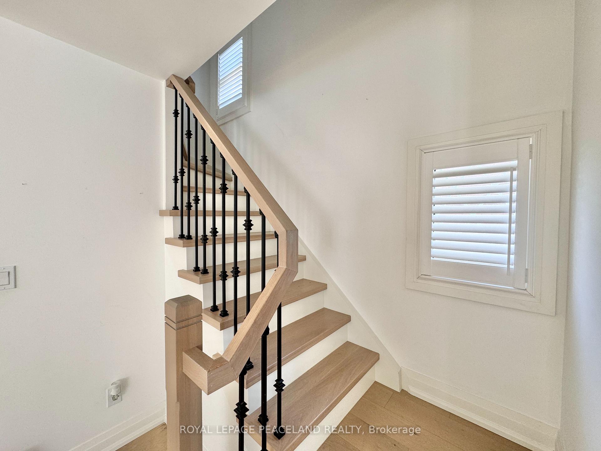 Photo 8 of 29 Rosita Crescent, Scarborough, Clairlea-Birchmount — HOMEH