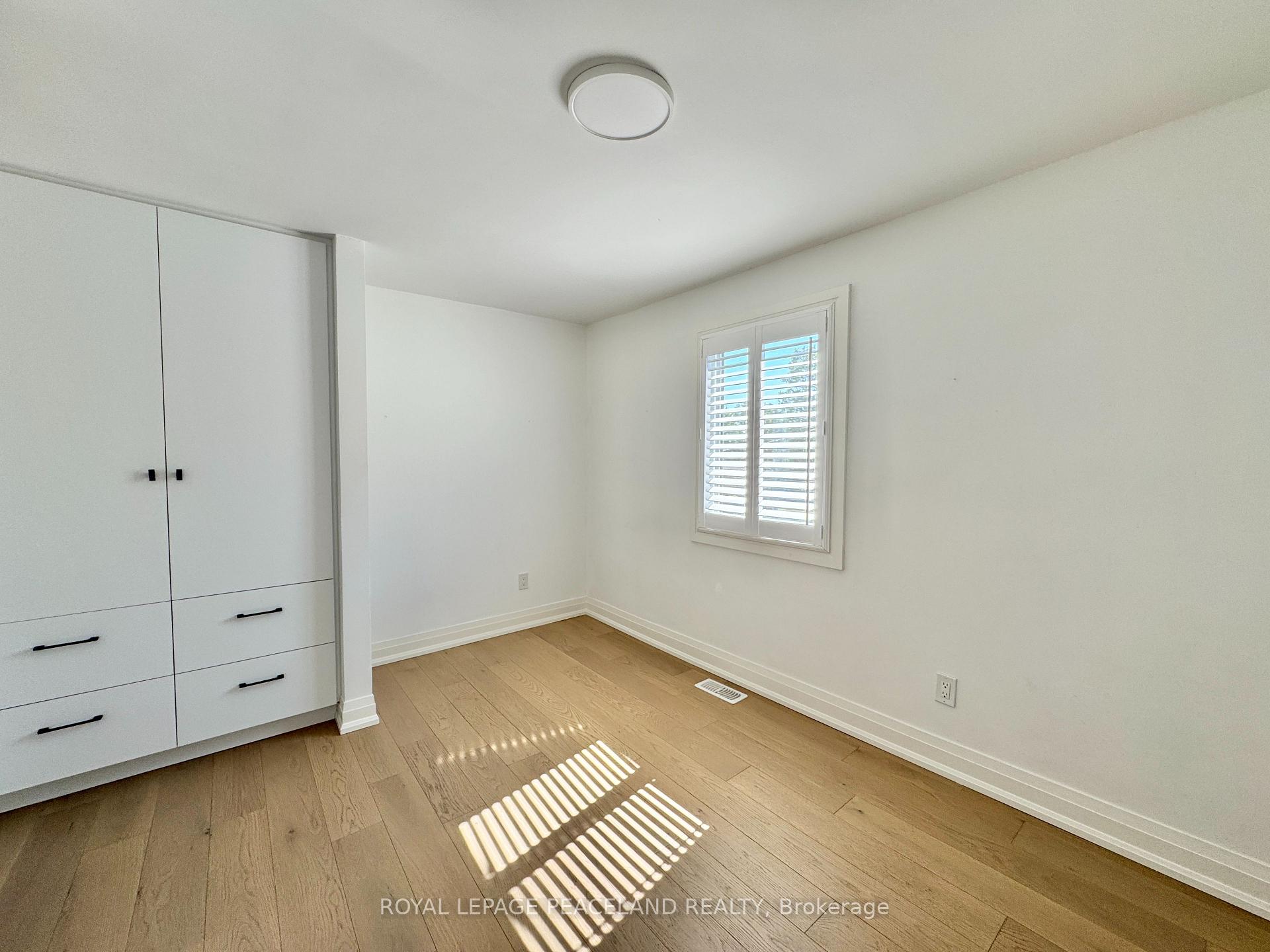 Photo 9 of 29 Rosita Crescent, Scarborough, Clairlea-Birchmount — HOMEH