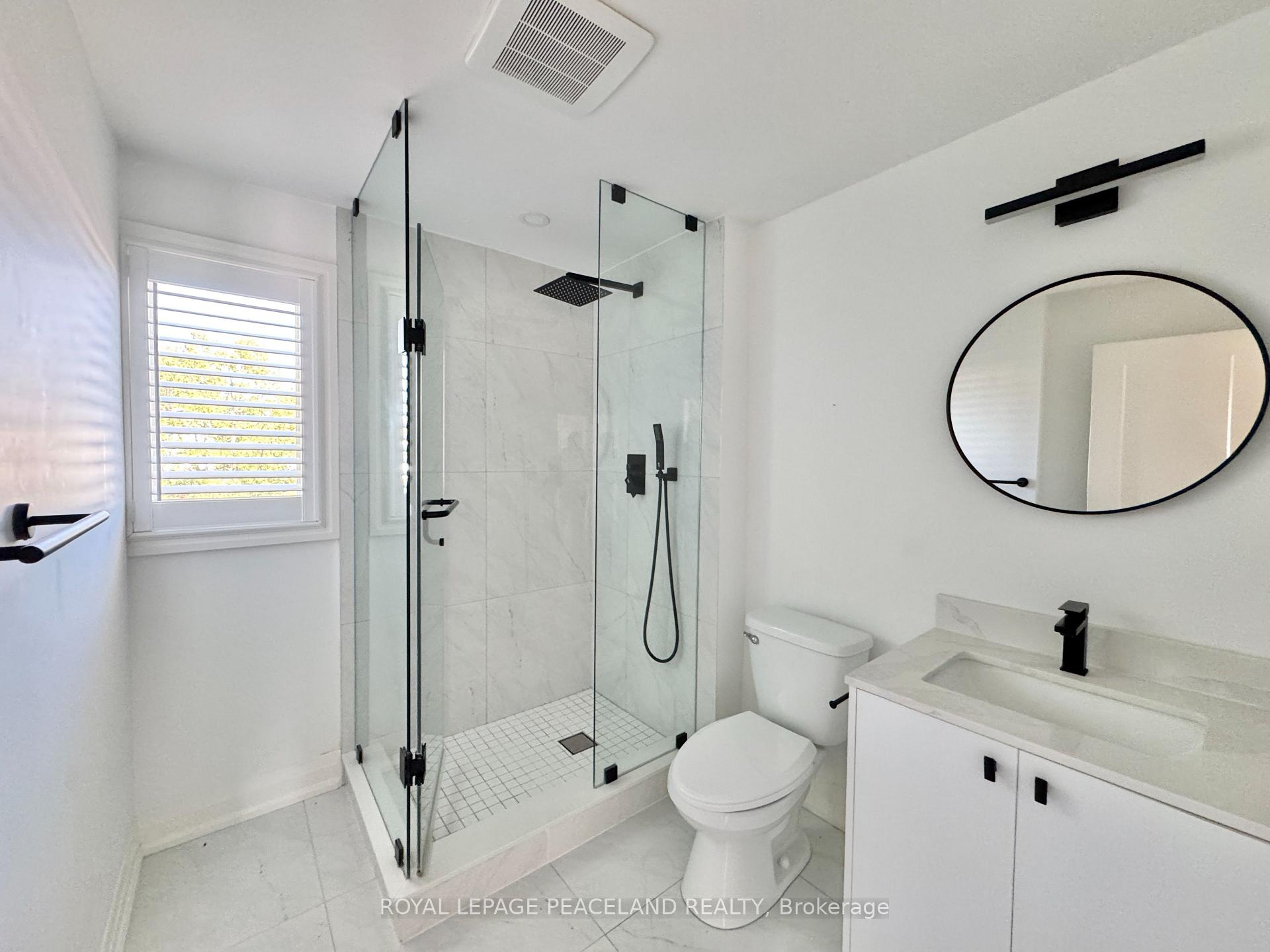 Photo 10 of 29 Rosita Crescent, Scarborough, Clairlea-Birchmount — HOMEH