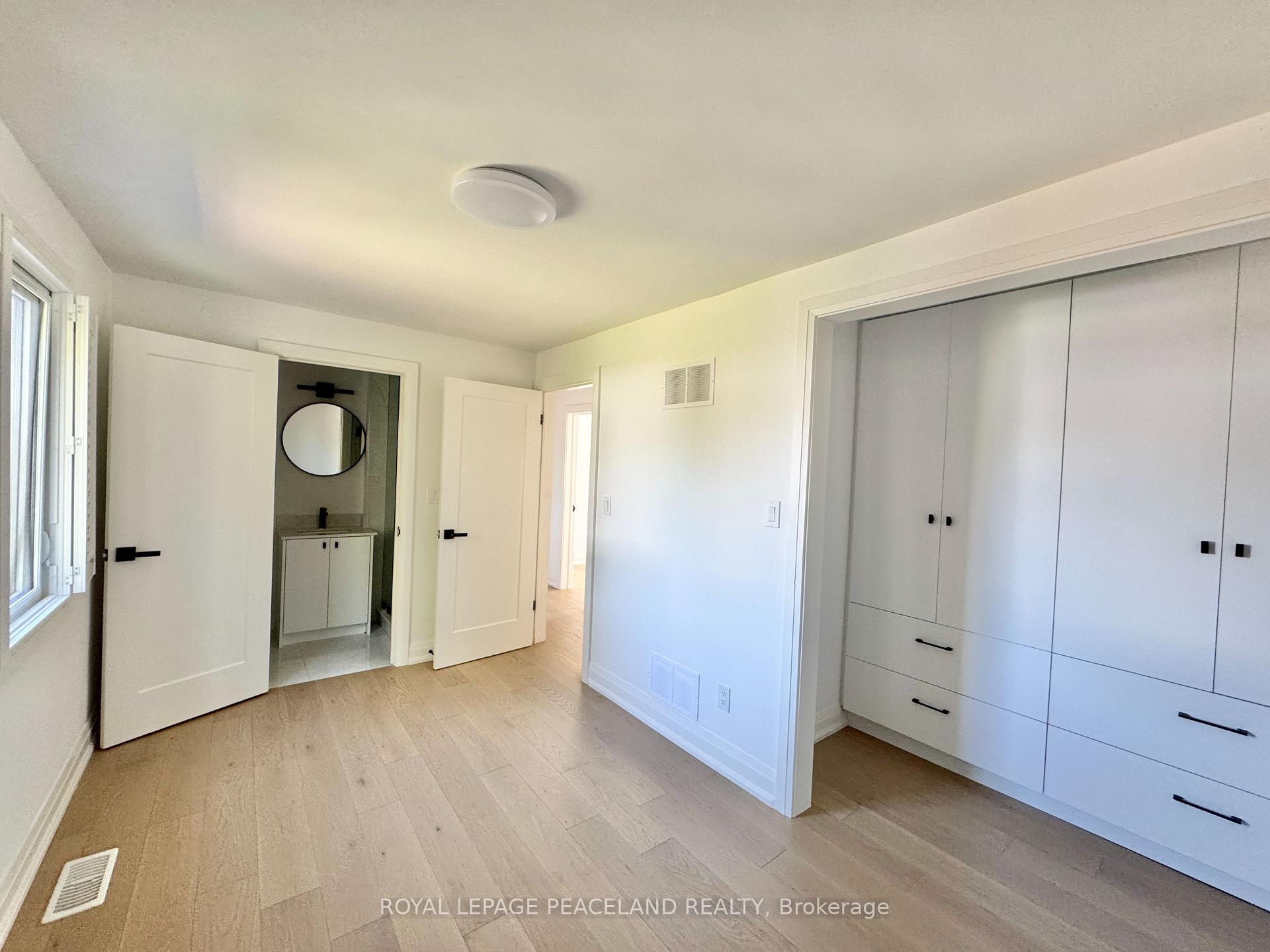 Photo 12 of 29 Rosita Crescent, Scarborough, Clairlea-Birchmount — HOMEH