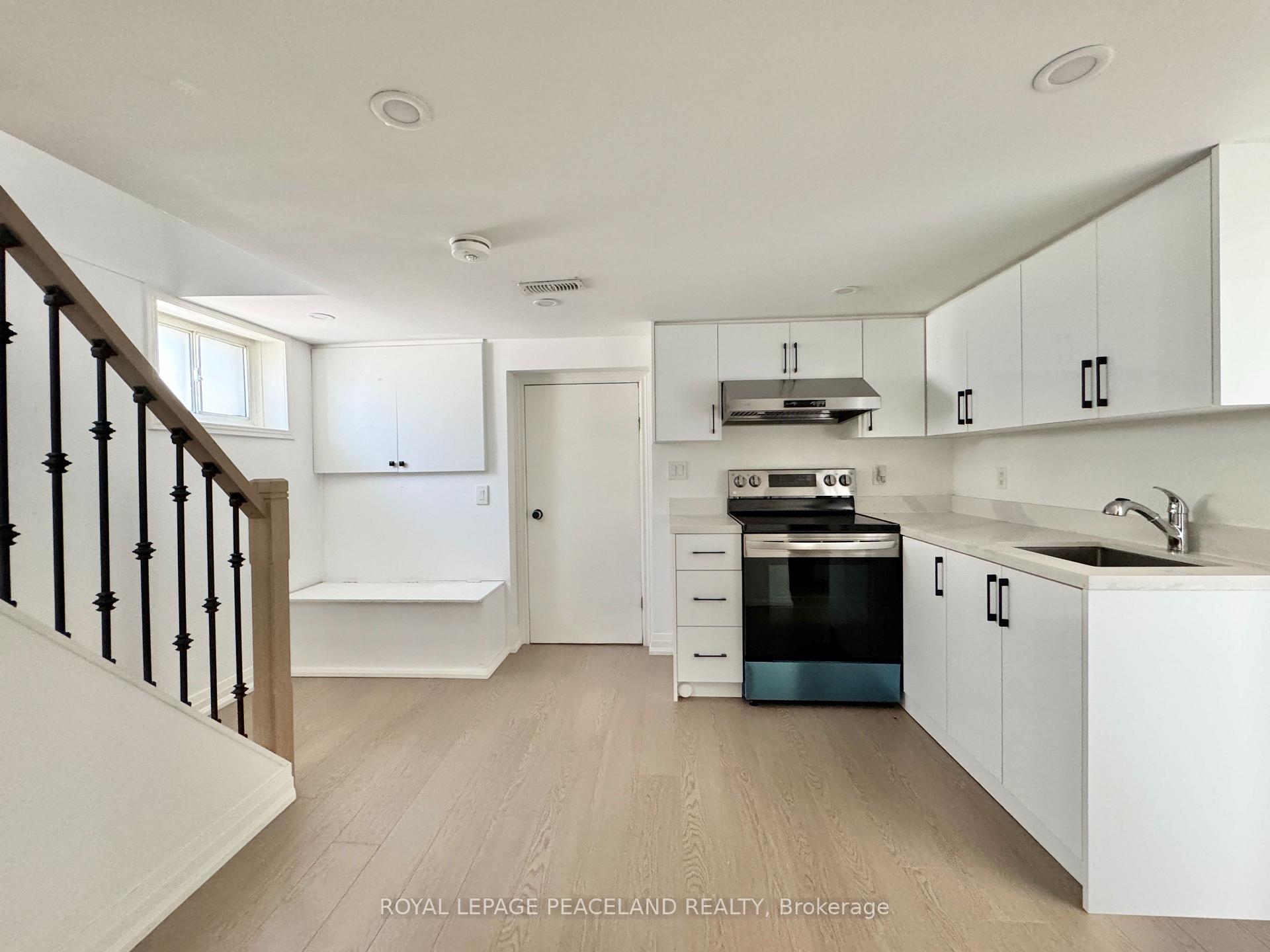Photo 15 of 29 Rosita Crescent, Scarborough, Clairlea-Birchmount — HOMEH