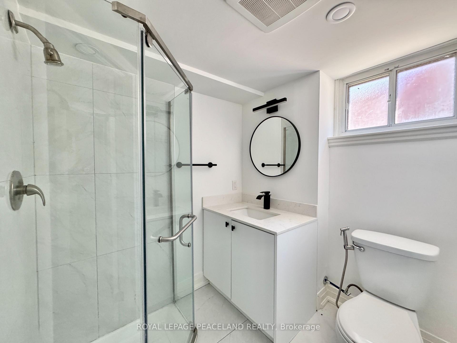 Photo 16 of 29 Rosita Crescent, Scarborough, Clairlea-Birchmount — HOMEH