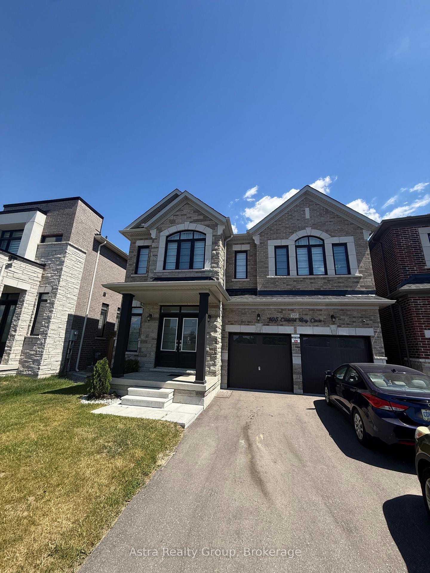Photo 1 of 105 Coldwell Bay Circle, Vaughan, Kleinburg — HOMEH