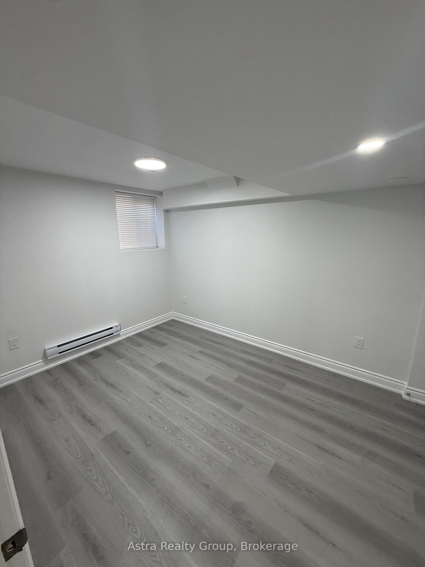 Photo 19 of 105 Coldwell Bay Circle, Vaughan, Kleinburg — HOMEH