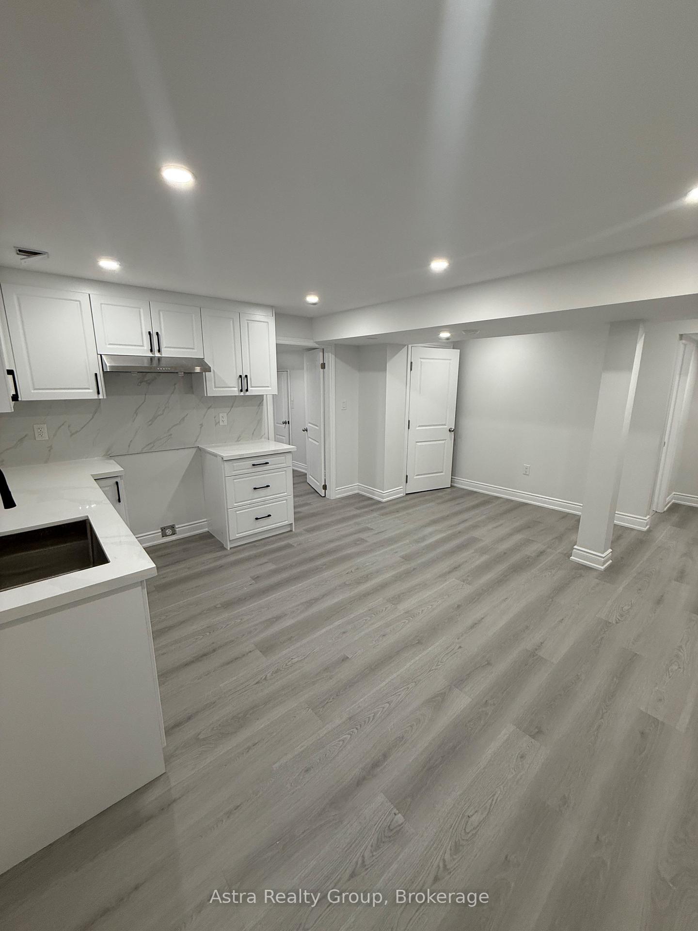 Photo 21 of 105 Coldwell Bay Circle, Vaughan, Kleinburg — HOMEH