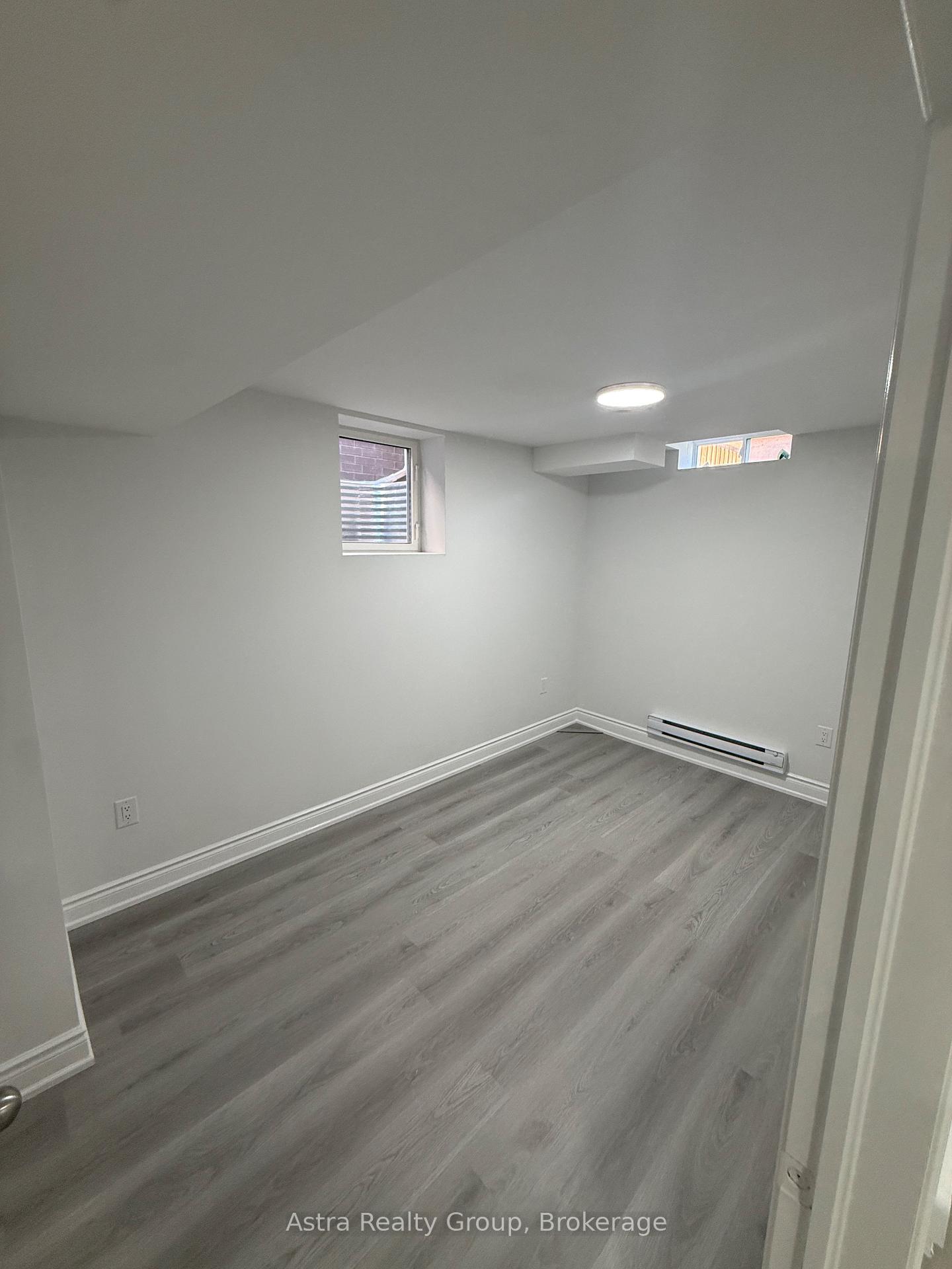 Photo 23 of 105 Coldwell Bay Circle, Vaughan, Kleinburg — HOMEH