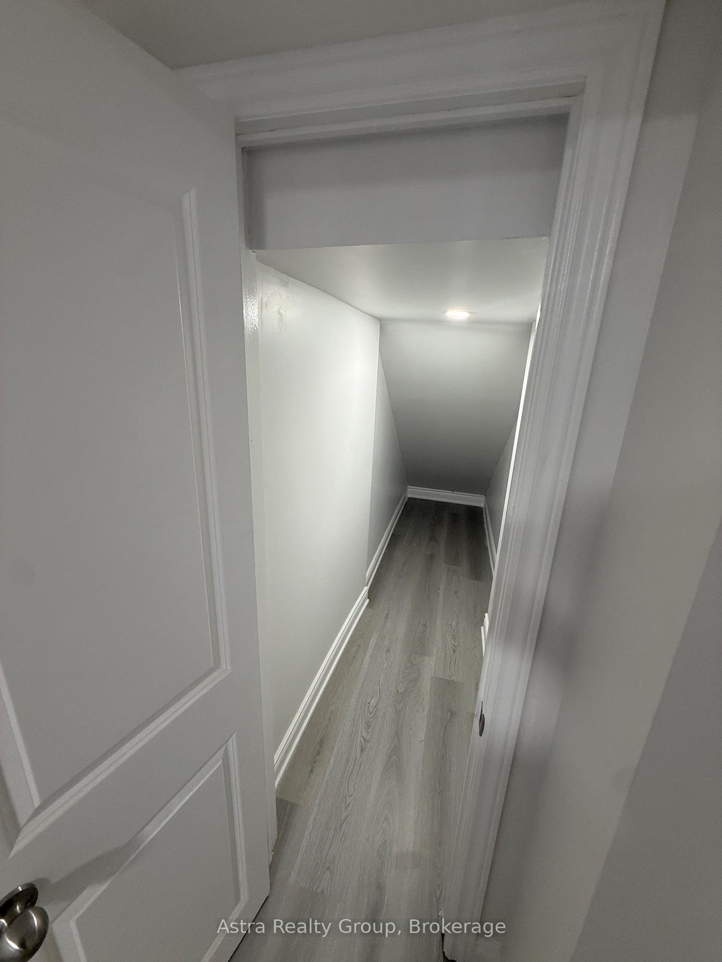 Photo 25 of 105 Coldwell Bay Circle, Vaughan, Kleinburg — HOMEH