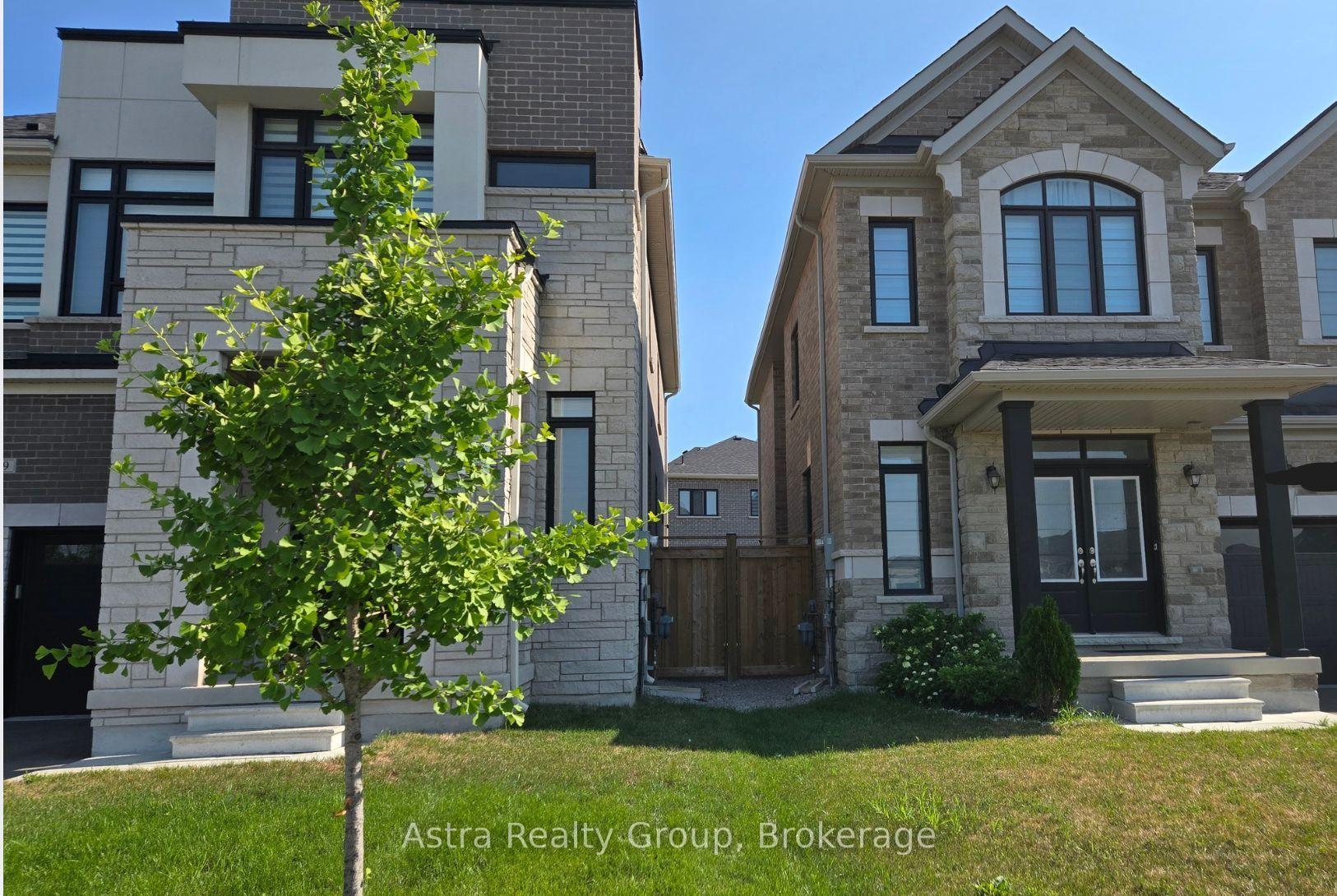 Photo 2 of 105 Coldwell Bay Circle, Vaughan, Kleinburg — HOMEH