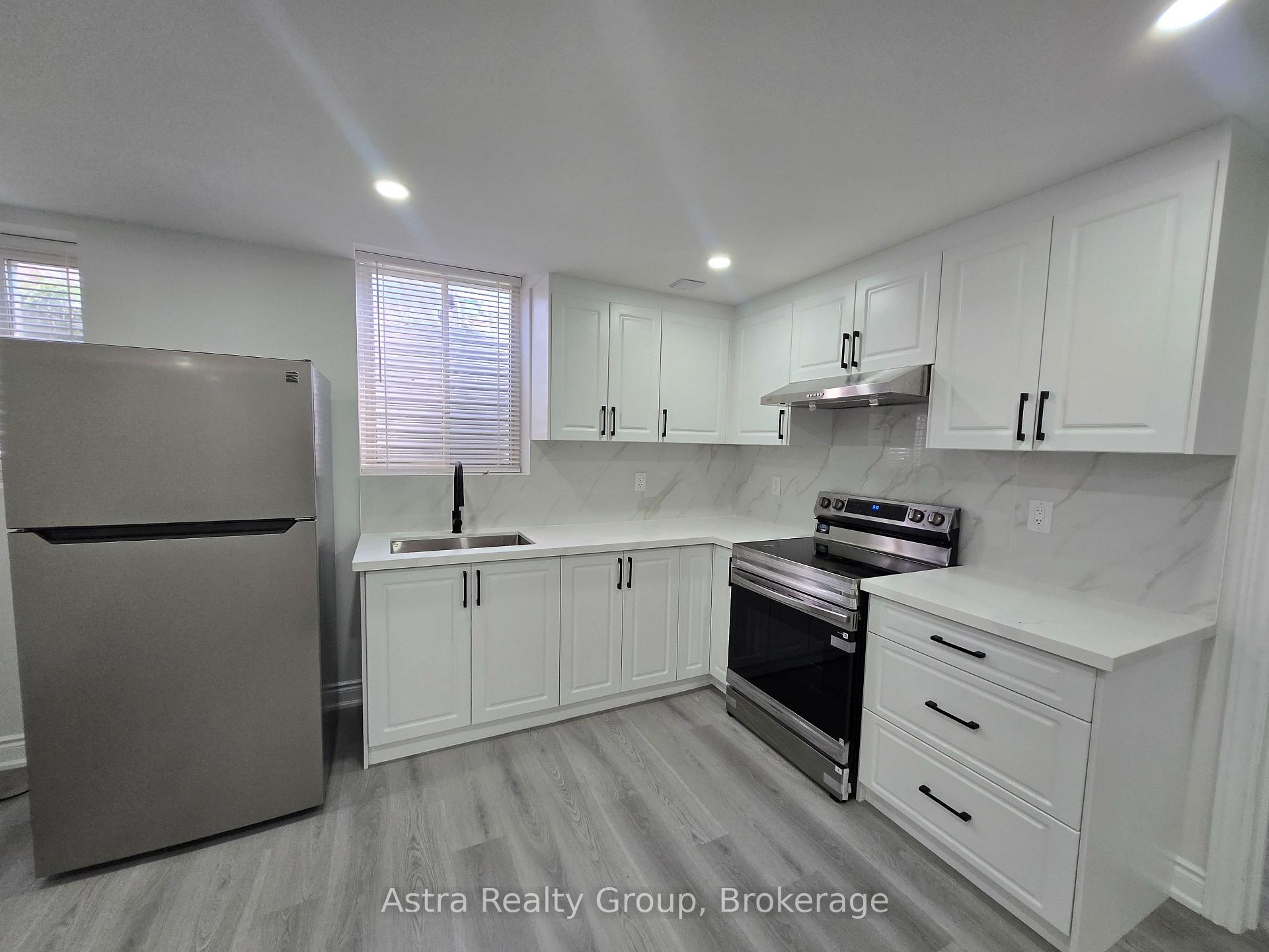 Photo 8 of 105 Coldwell Bay Circle, Vaughan, Kleinburg — HOMEH