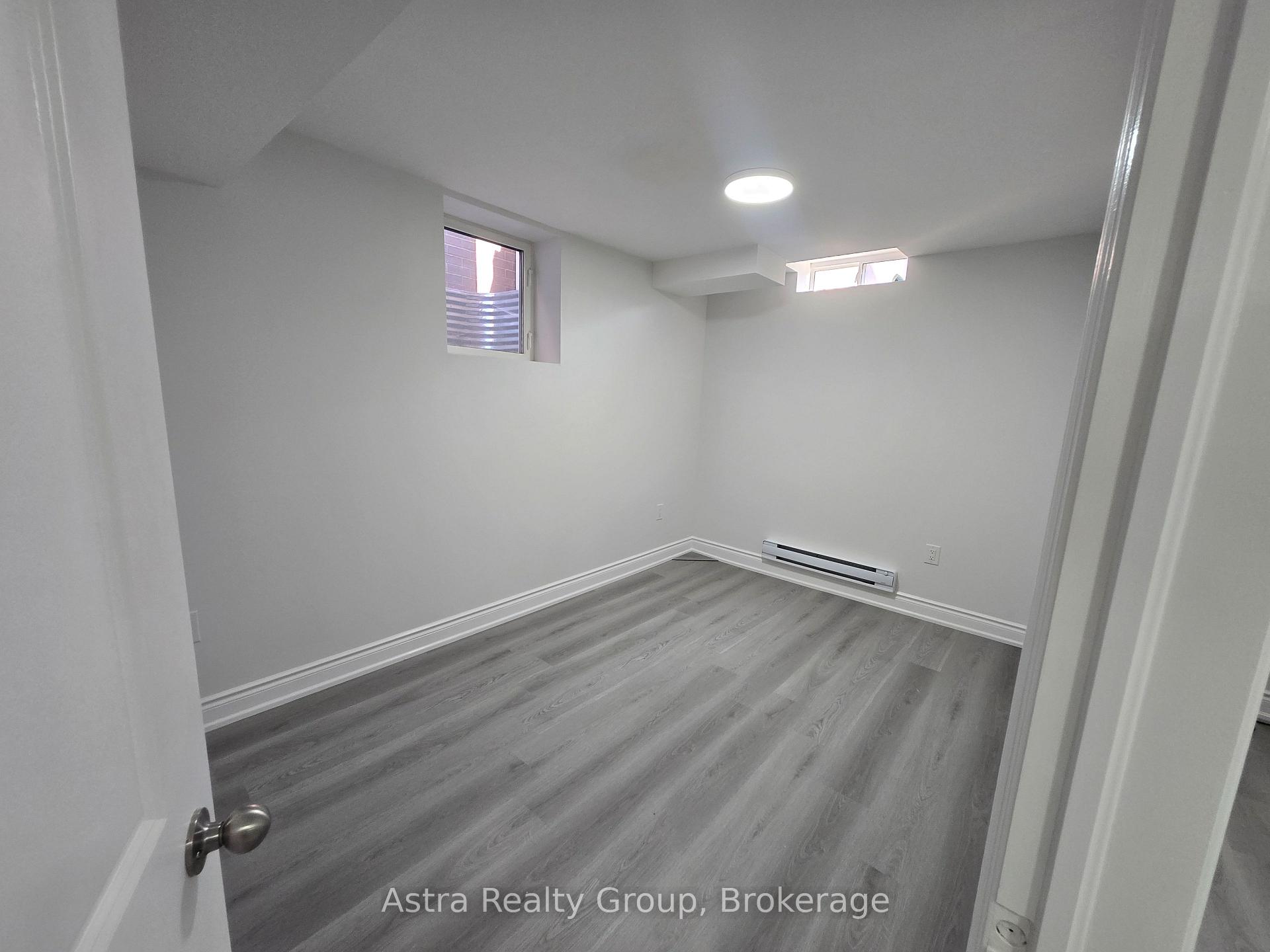 Photo 20 of 105 Coldwell Bay Circle, Vaughan, Kleinburg — HOMEH
