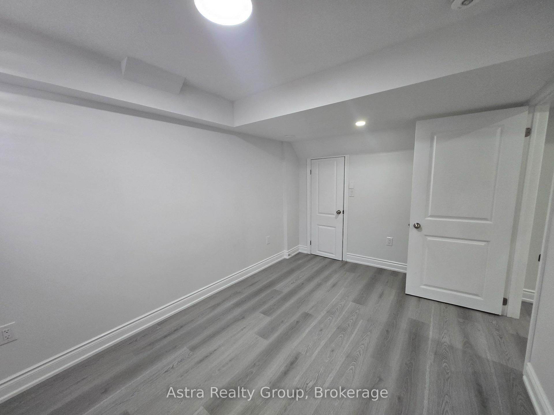 Photo 24 of 105 Coldwell Bay Circle, Vaughan, Kleinburg — HOMEH