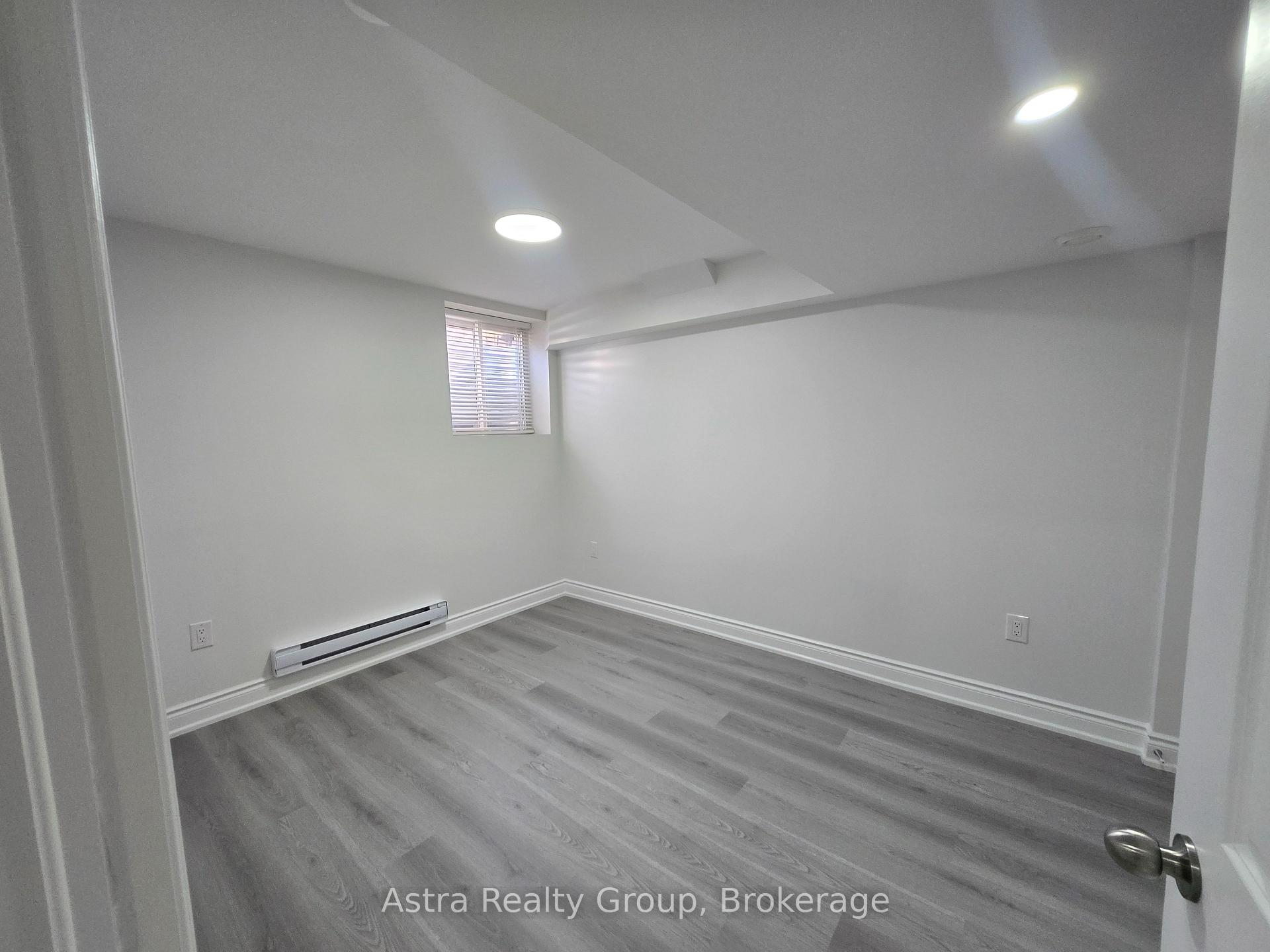 Photo 26 of 105 Coldwell Bay Circle, Vaughan, Kleinburg — HOMEH