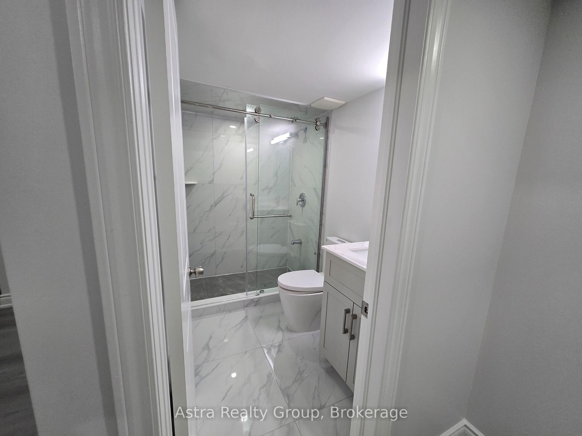 Photo 32 of 105 Coldwell Bay Circle, Vaughan, Kleinburg — HOMEH