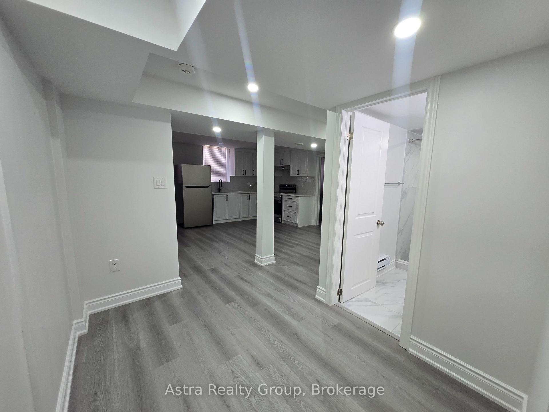 Photo 33 of 105 Coldwell Bay Circle, Vaughan, Kleinburg — HOMEH