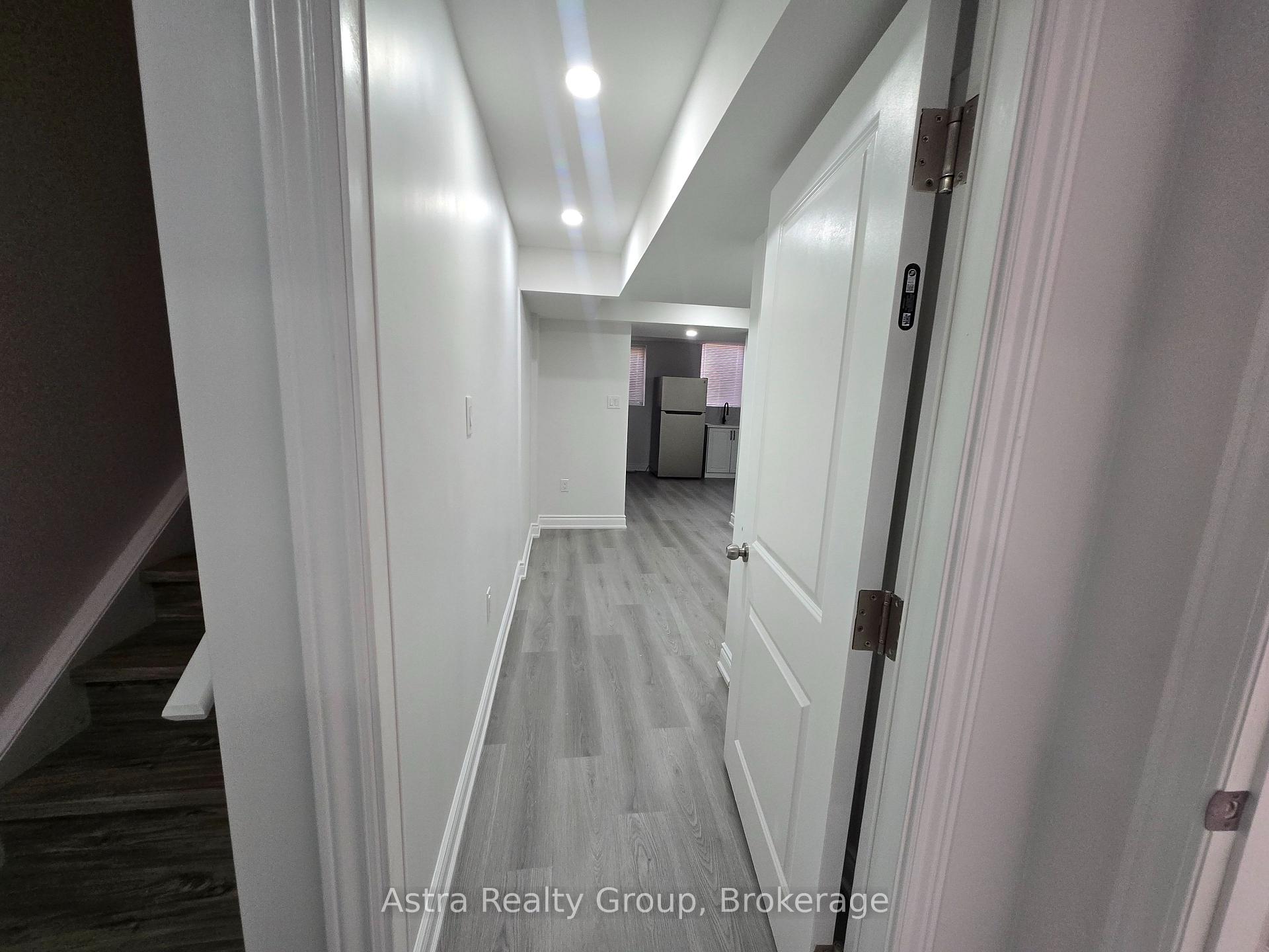 Photo 34 of 105 Coldwell Bay Circle, Vaughan, Kleinburg — HOMEH