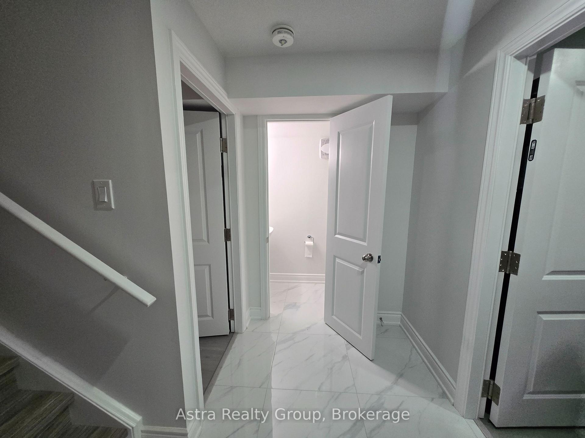 Photo 37 of 105 Coldwell Bay Circle, Vaughan, Kleinburg — HOMEH
