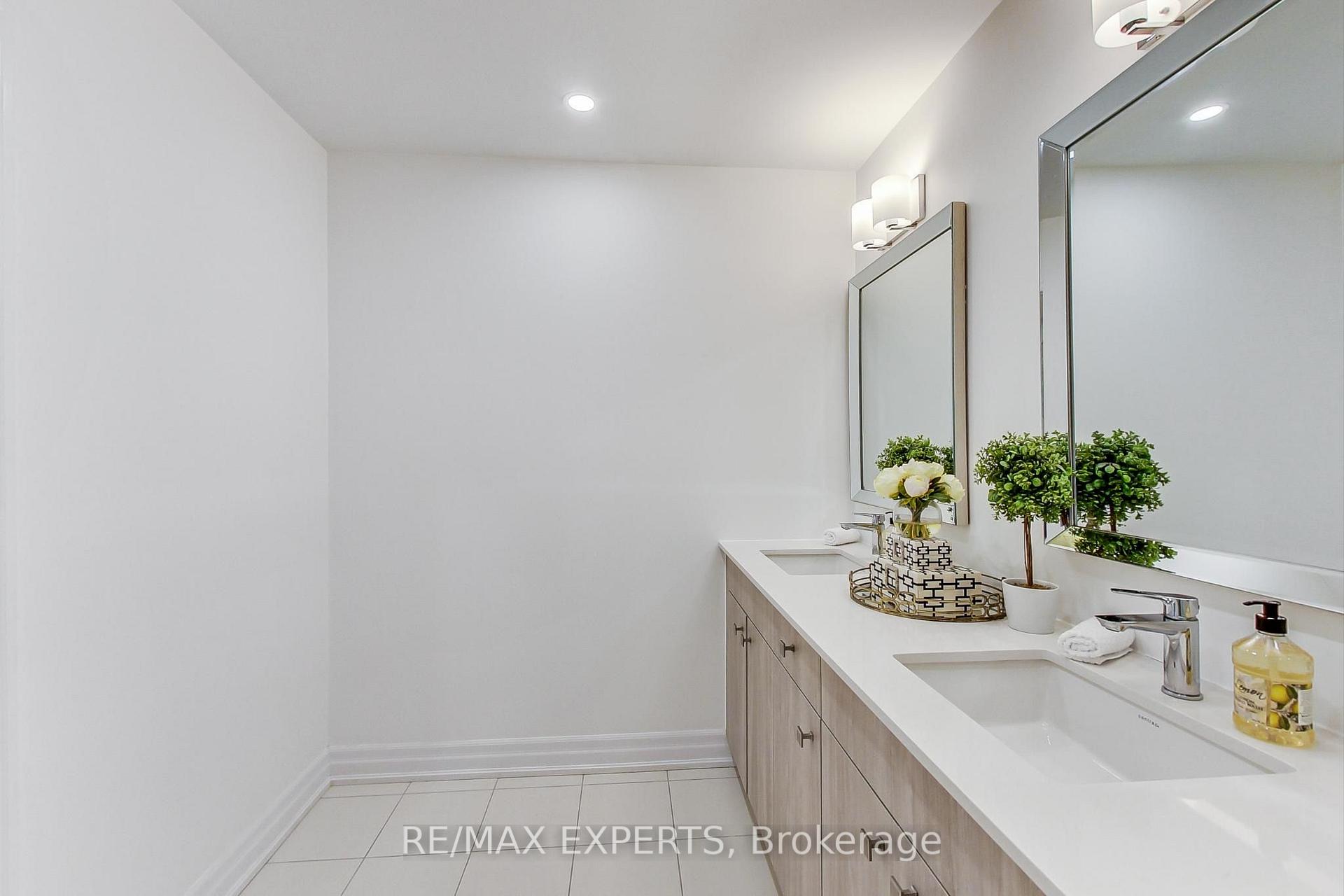 Photo 23 of 2285 Major Mackenzie Drive W, Vaughan, Maple — HOMEH