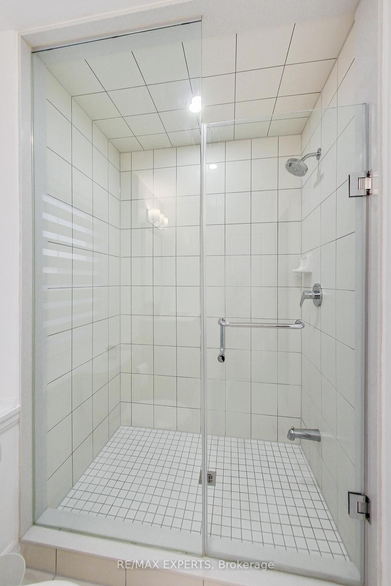 Photo 30 of 2285 Major Mackenzie Drive W, Vaughan, Maple — HOMEH