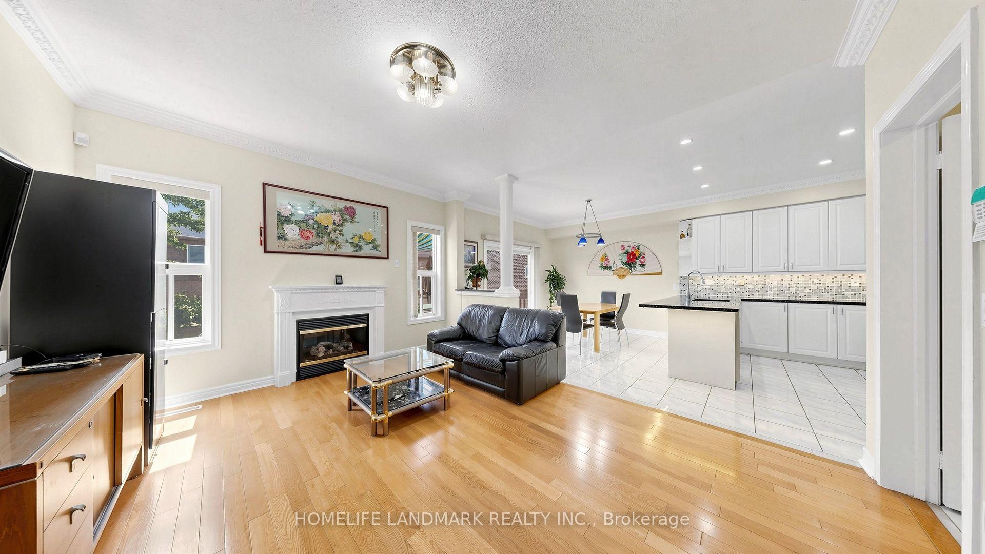 Photo 12 of 220 Williamson Road, Markham, Greensborough — HOMEH