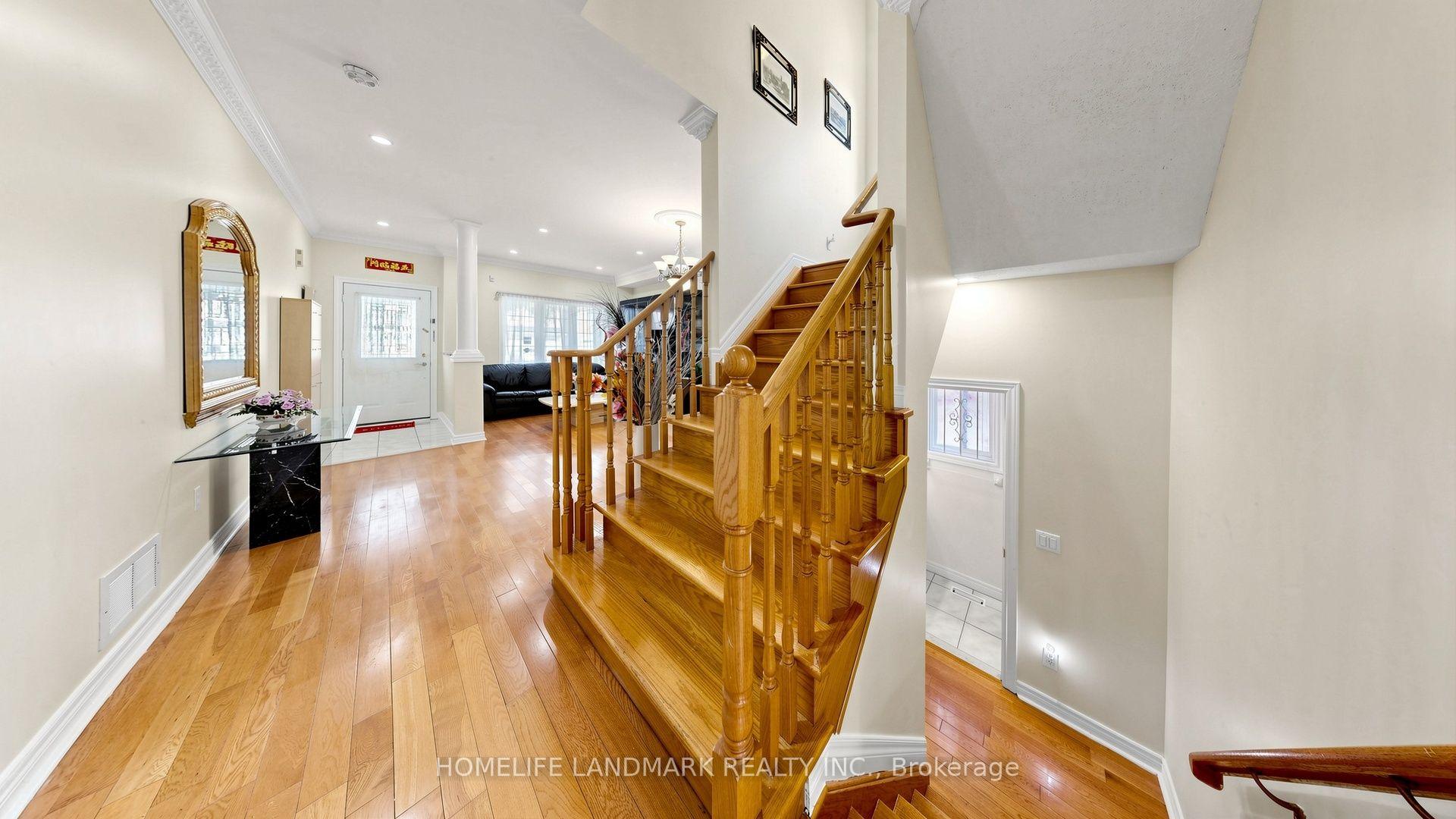 Photo 17 of 220 Williamson Road, Markham, Greensborough — HOMEH