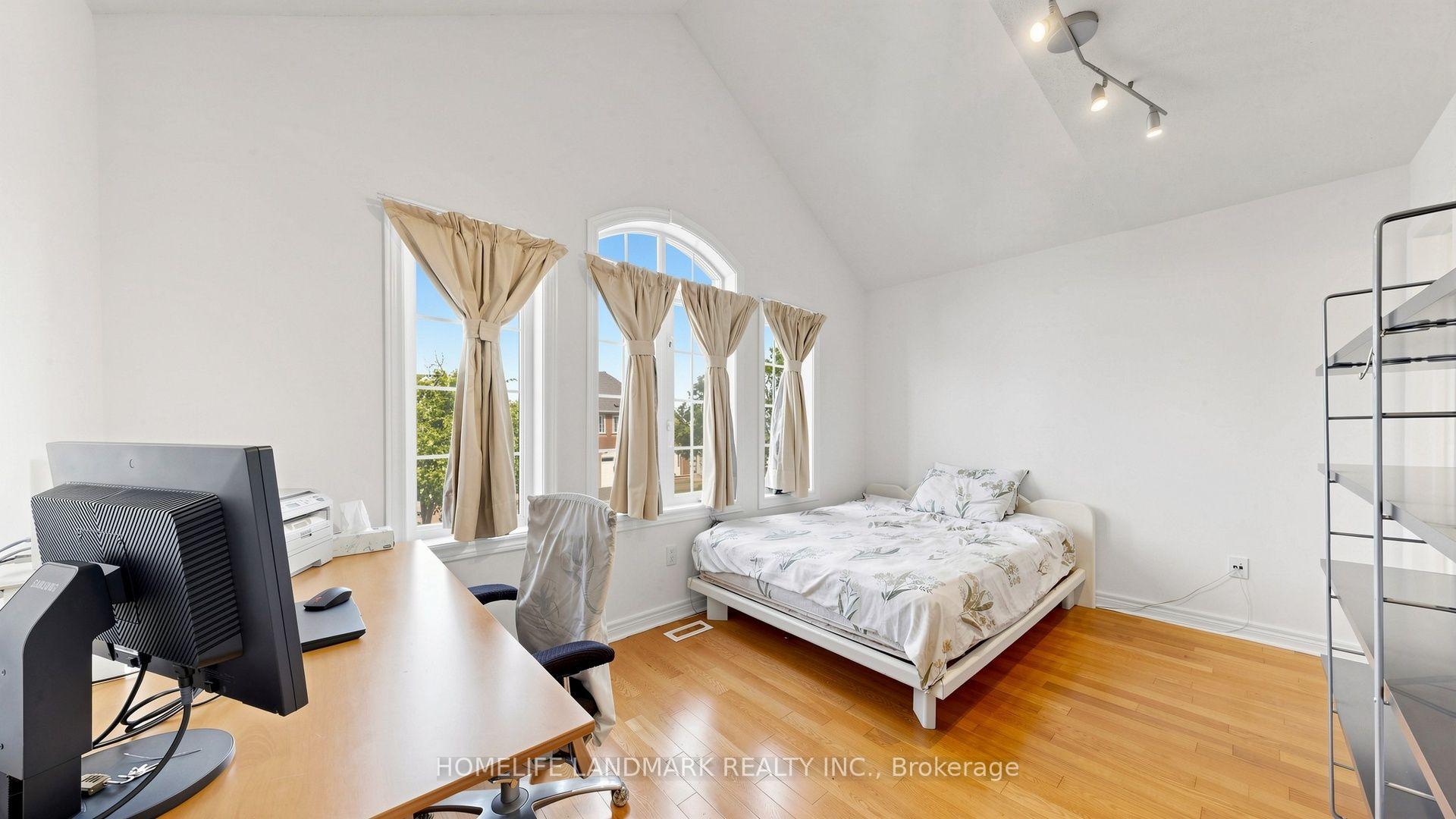 Photo 26 of 220 Williamson Road, Markham, Greensborough — HOMEH