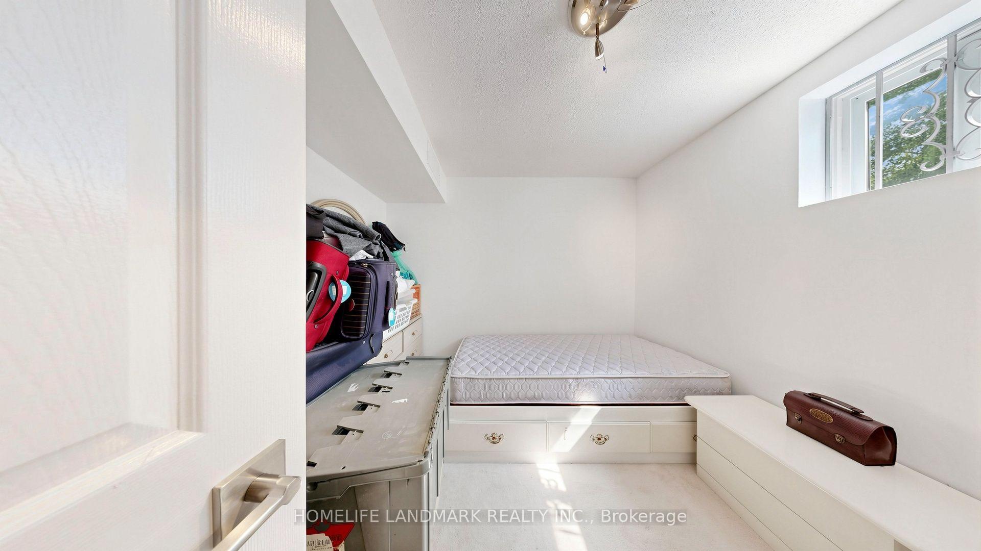 Photo 33 of 220 Williamson Road, Markham, Greensborough — HOMEH