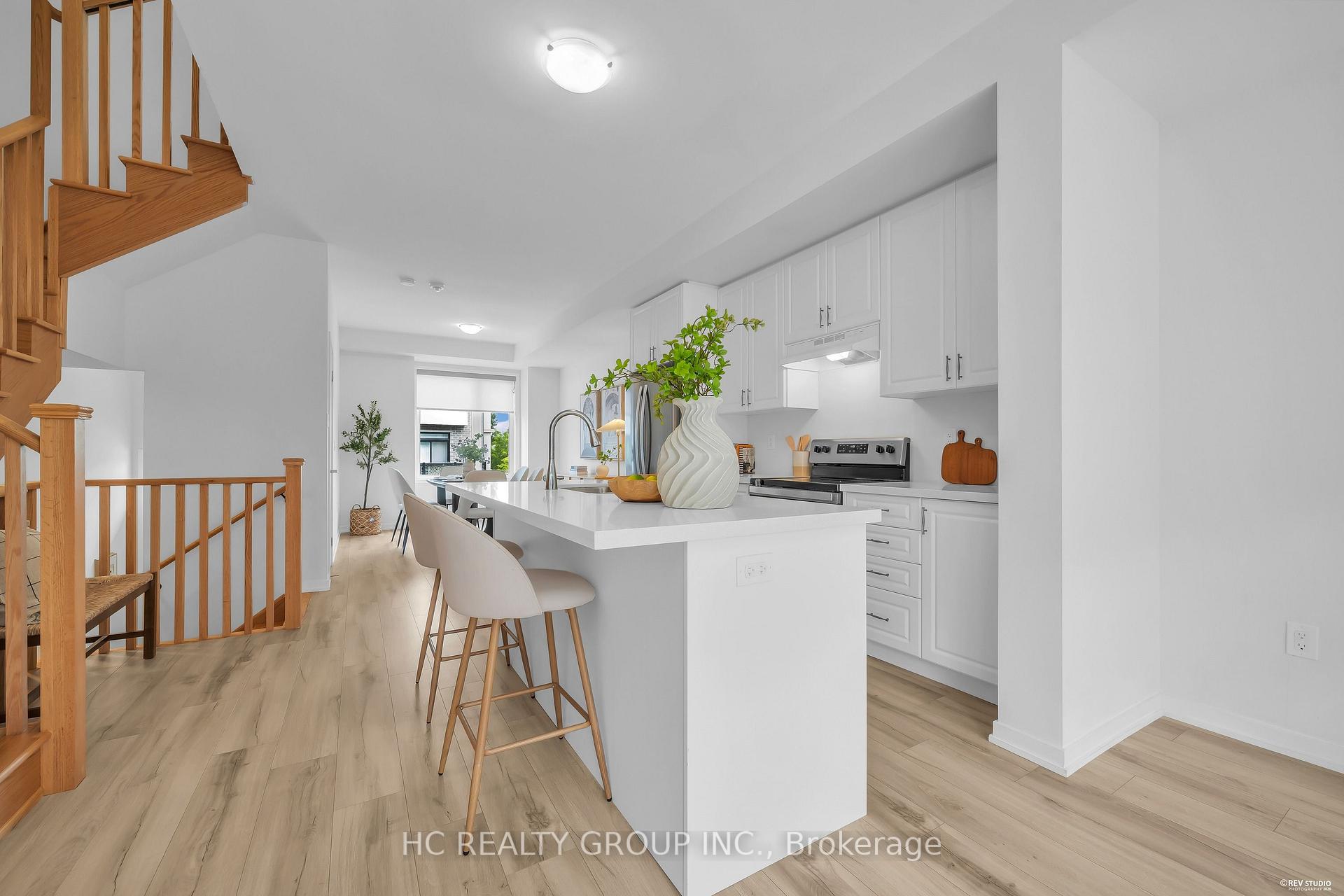 Photo 7 of 5 Aberfoyle Street, Vaughan, Patterson — HOMEH