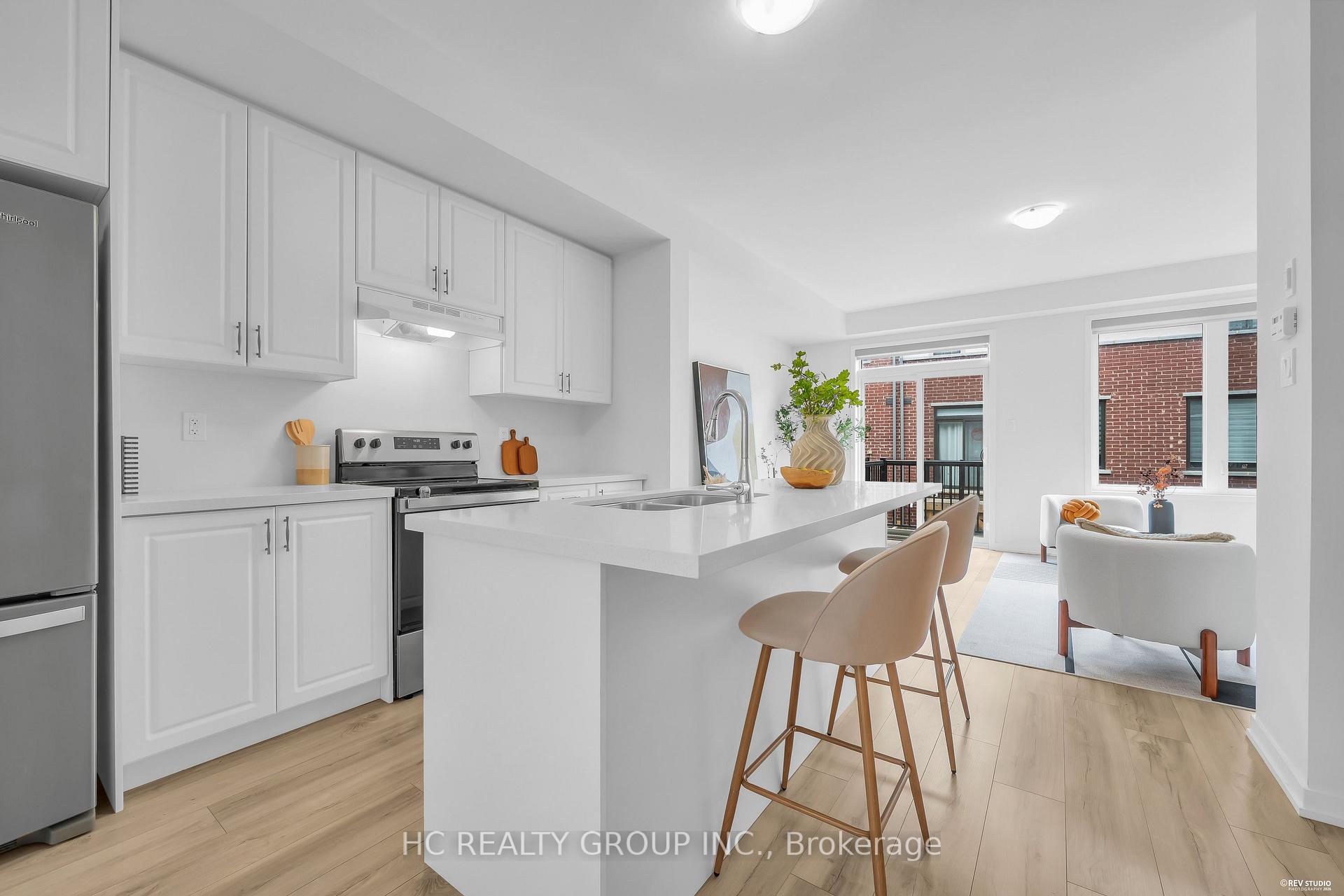 Photo 8 of 5 Aberfoyle Street, Vaughan, Patterson — HOMEH