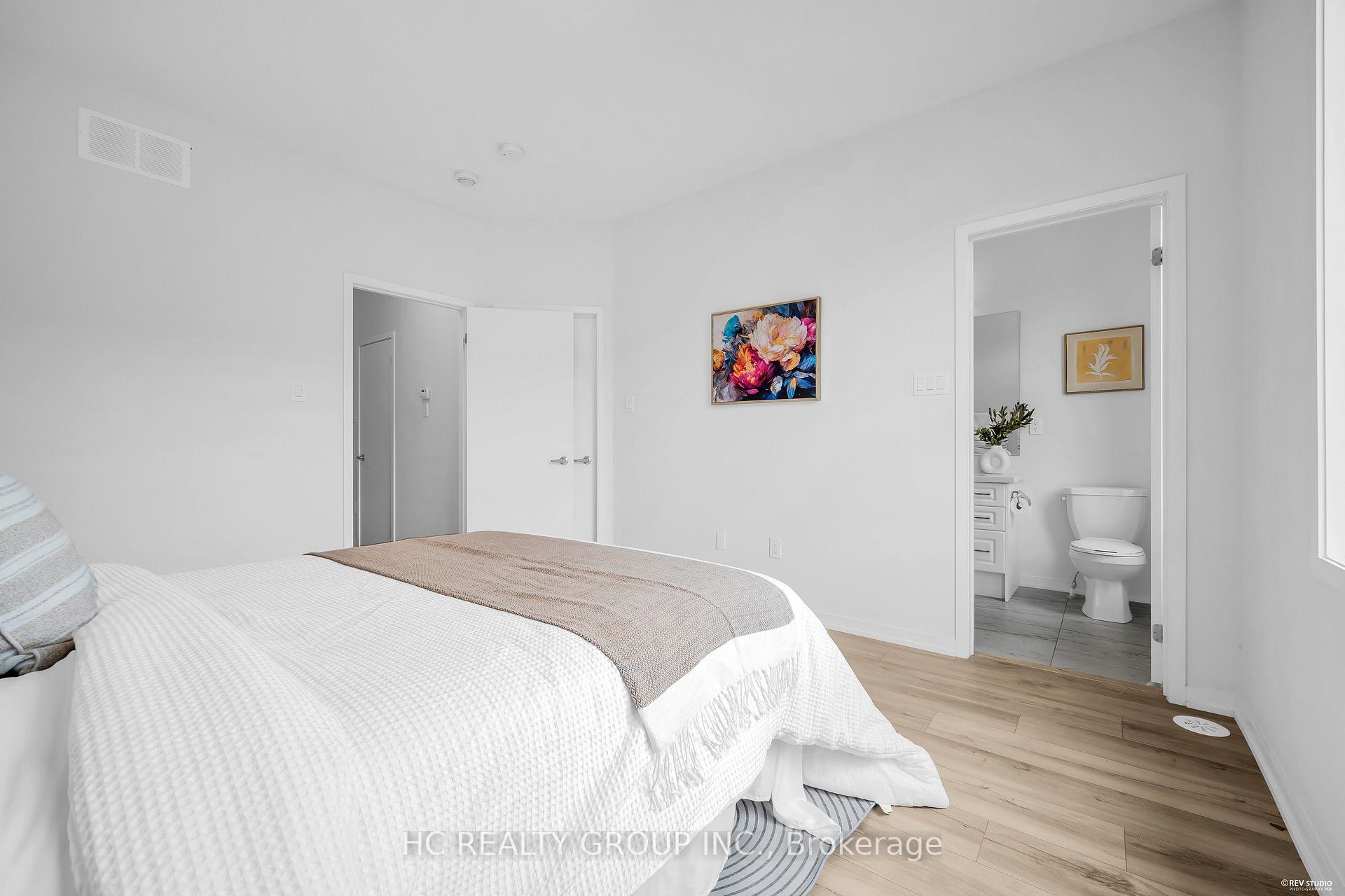 Photo 24 of 5 Aberfoyle Street, Vaughan, Patterson — HOMEH