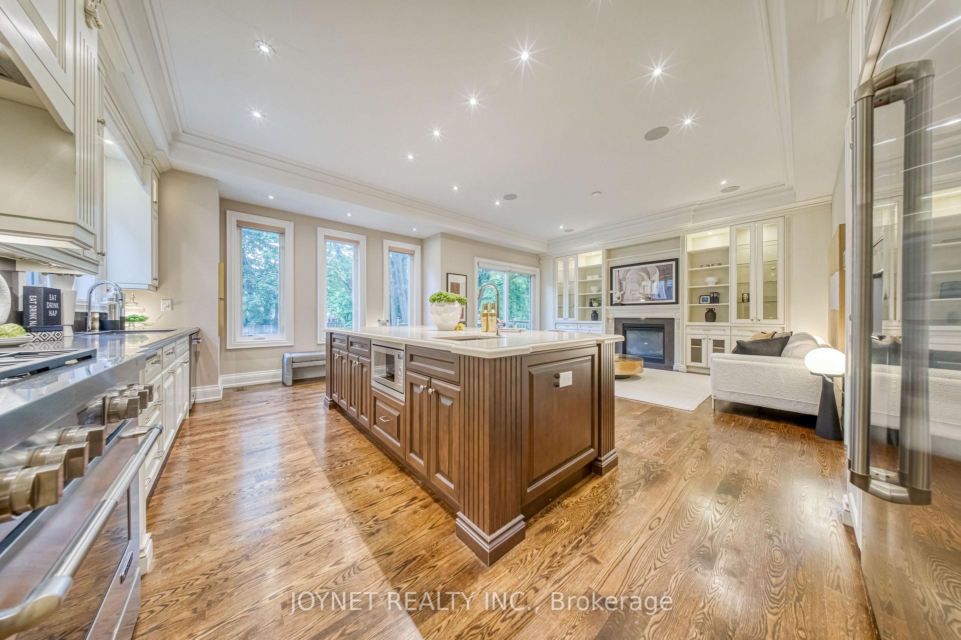 Photo 15 of 126 Parkview Avenue, North York, Willowdale East — HOMEH