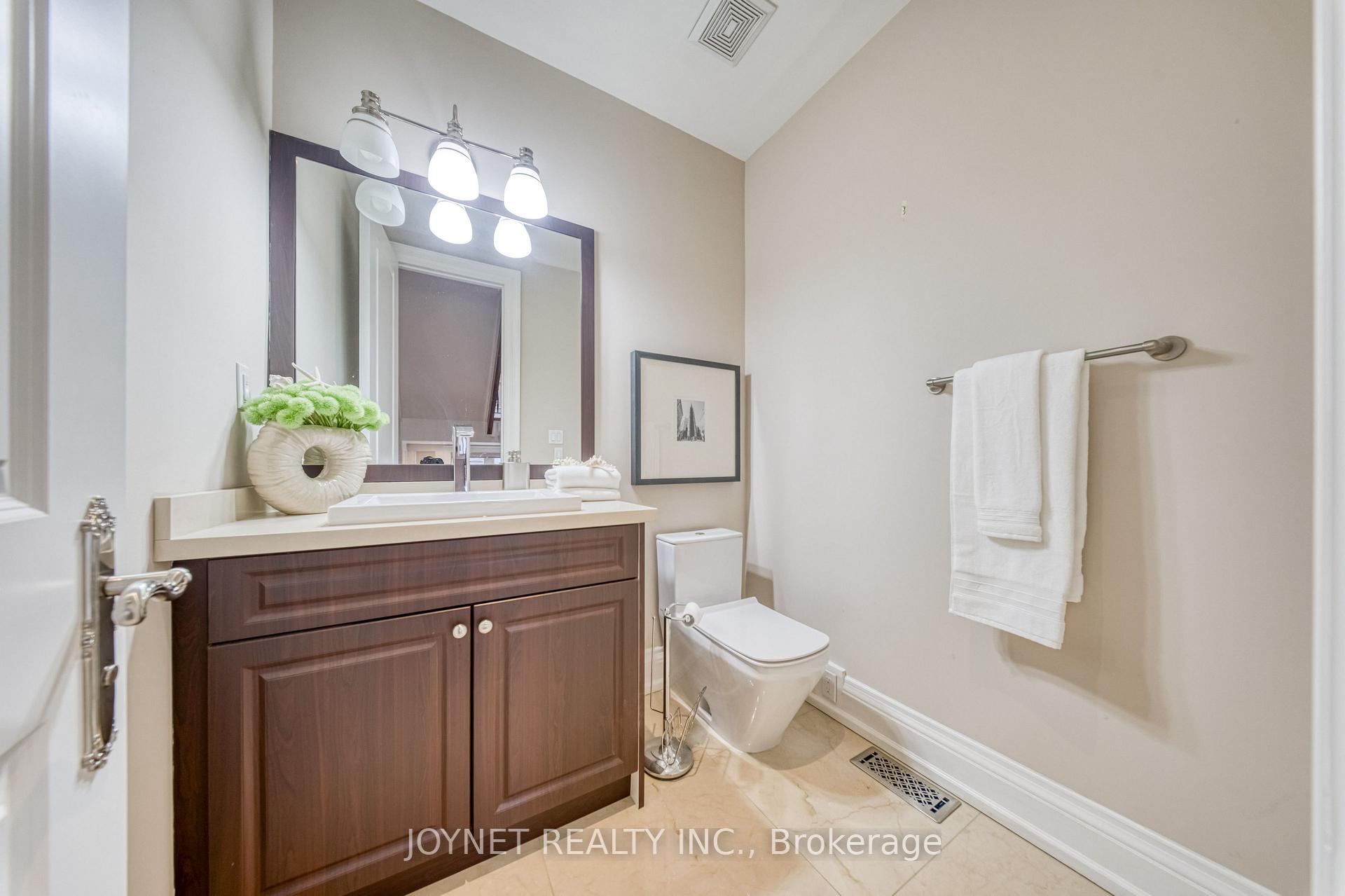 Photo 18 of 126 Parkview Avenue, North York, Willowdale East — HOMEH