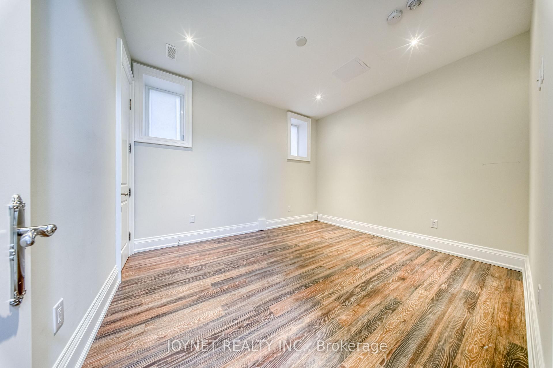 Photo 40 of 126 Parkview Avenue, North York, Willowdale East — HOMEH