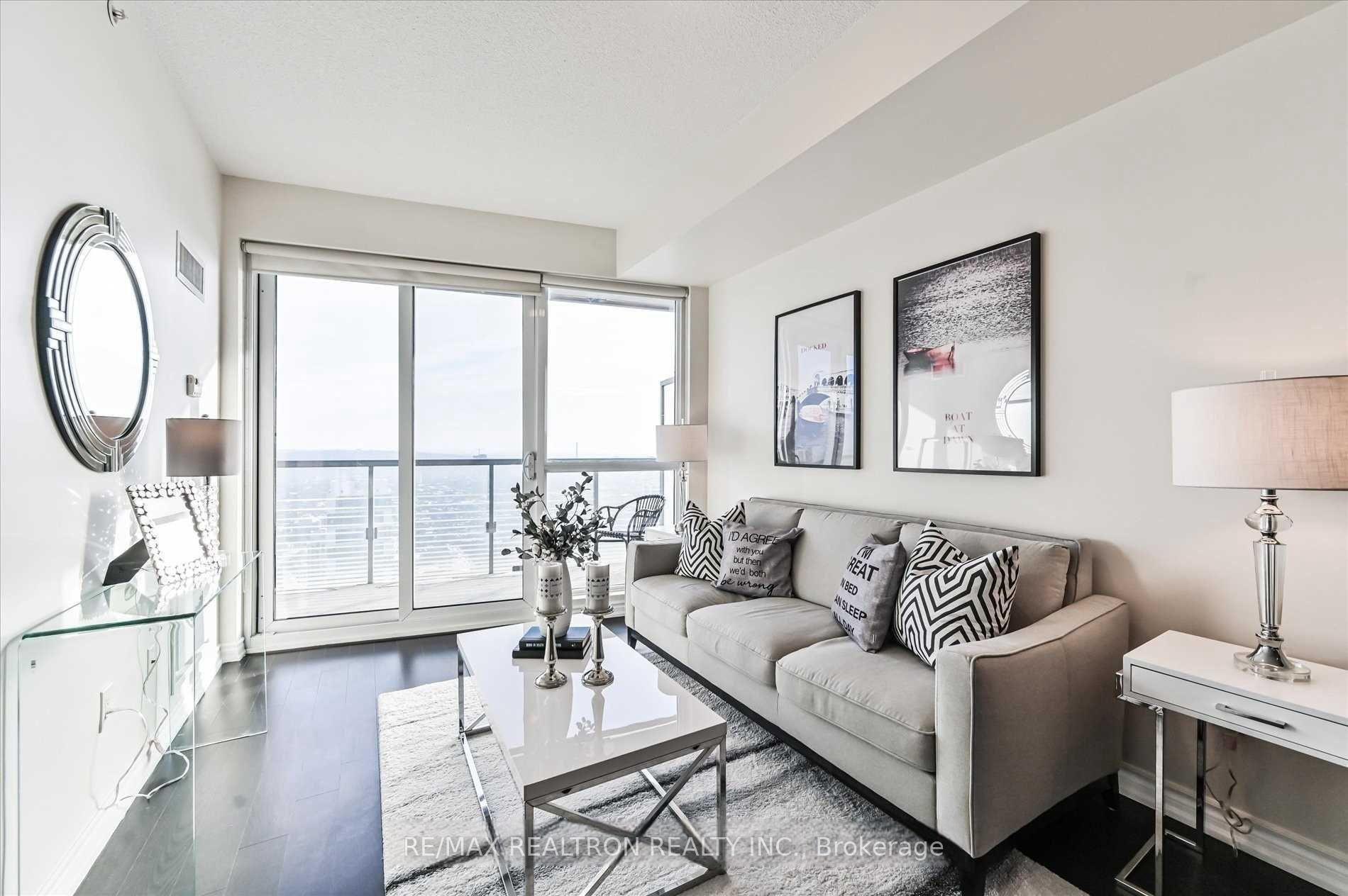 Photo 5 of Unit 4103, 386 Yonge Street, Toronto, Bay Street Corridor — HOMEH
