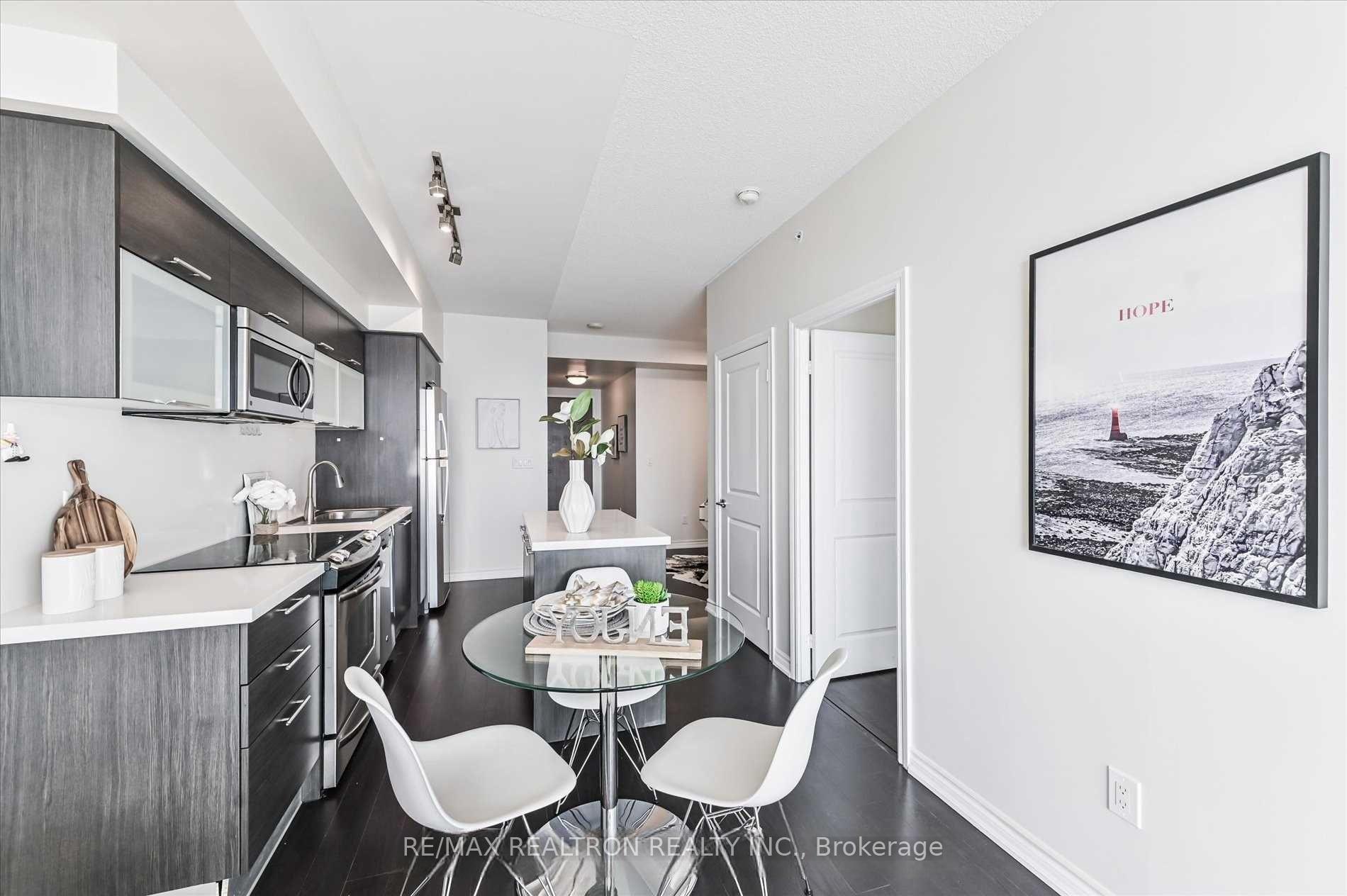 Photo 6 of Unit 4103, 386 Yonge Street, Toronto, Bay Street Corridor — HOMEH