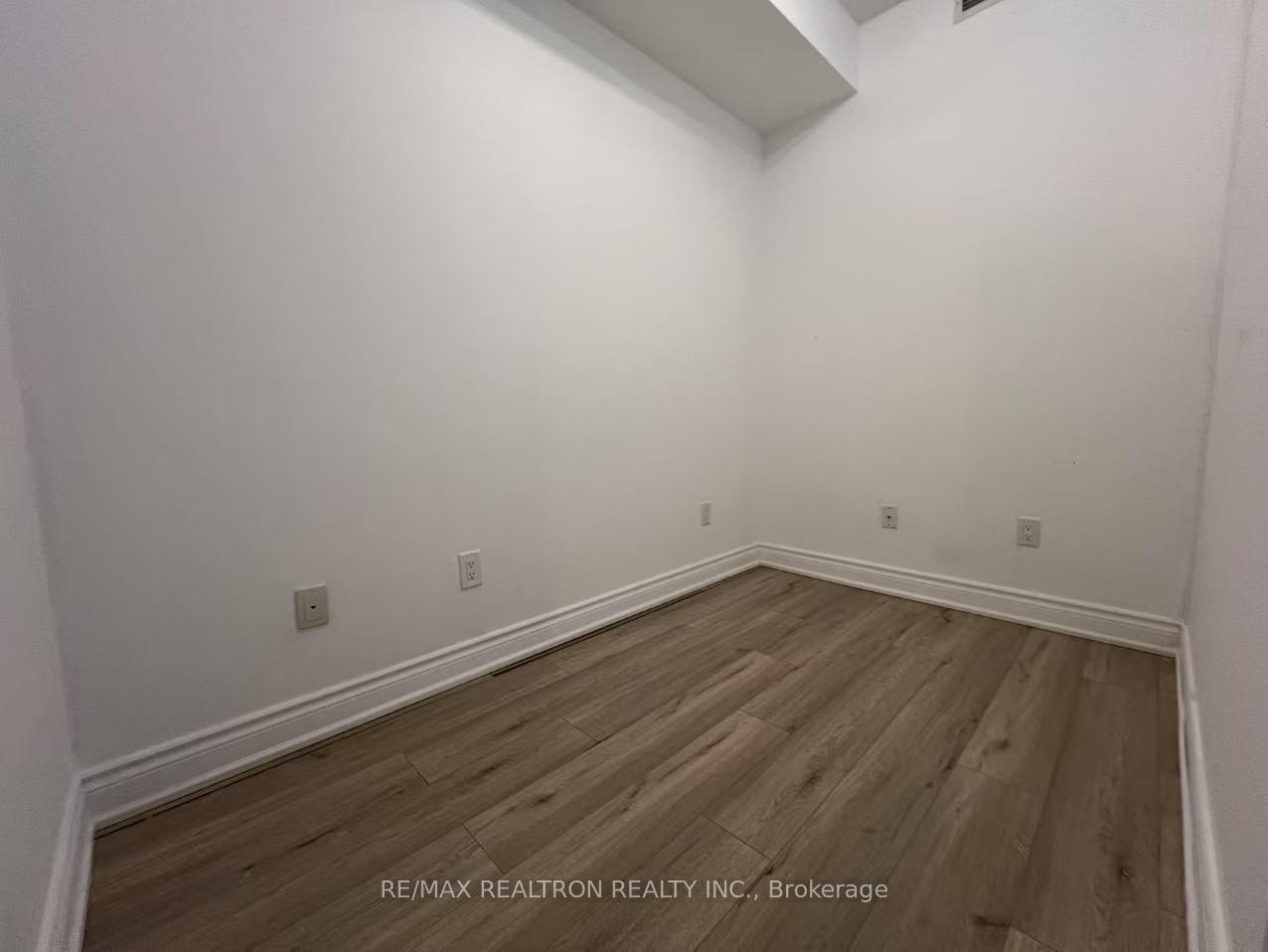 Photo 9 of Unit 4103, 386 Yonge Street, Toronto, Bay Street Corridor — HOMEH