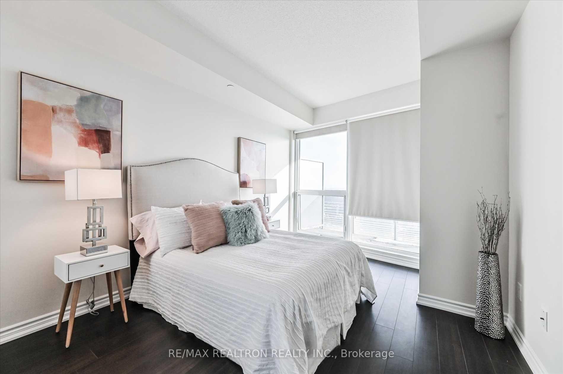 Photo 10 of Unit 4103, 386 Yonge Street, Toronto, Bay Street Corridor — HOMEH