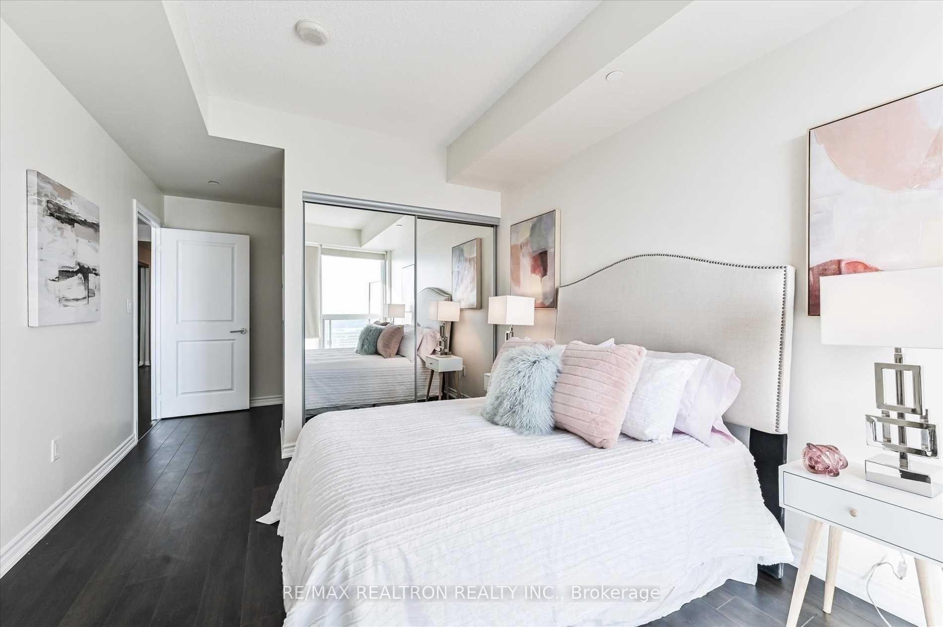 Photo 11 of Unit 4103, 386 Yonge Street, Toronto, Bay Street Corridor — HOMEH