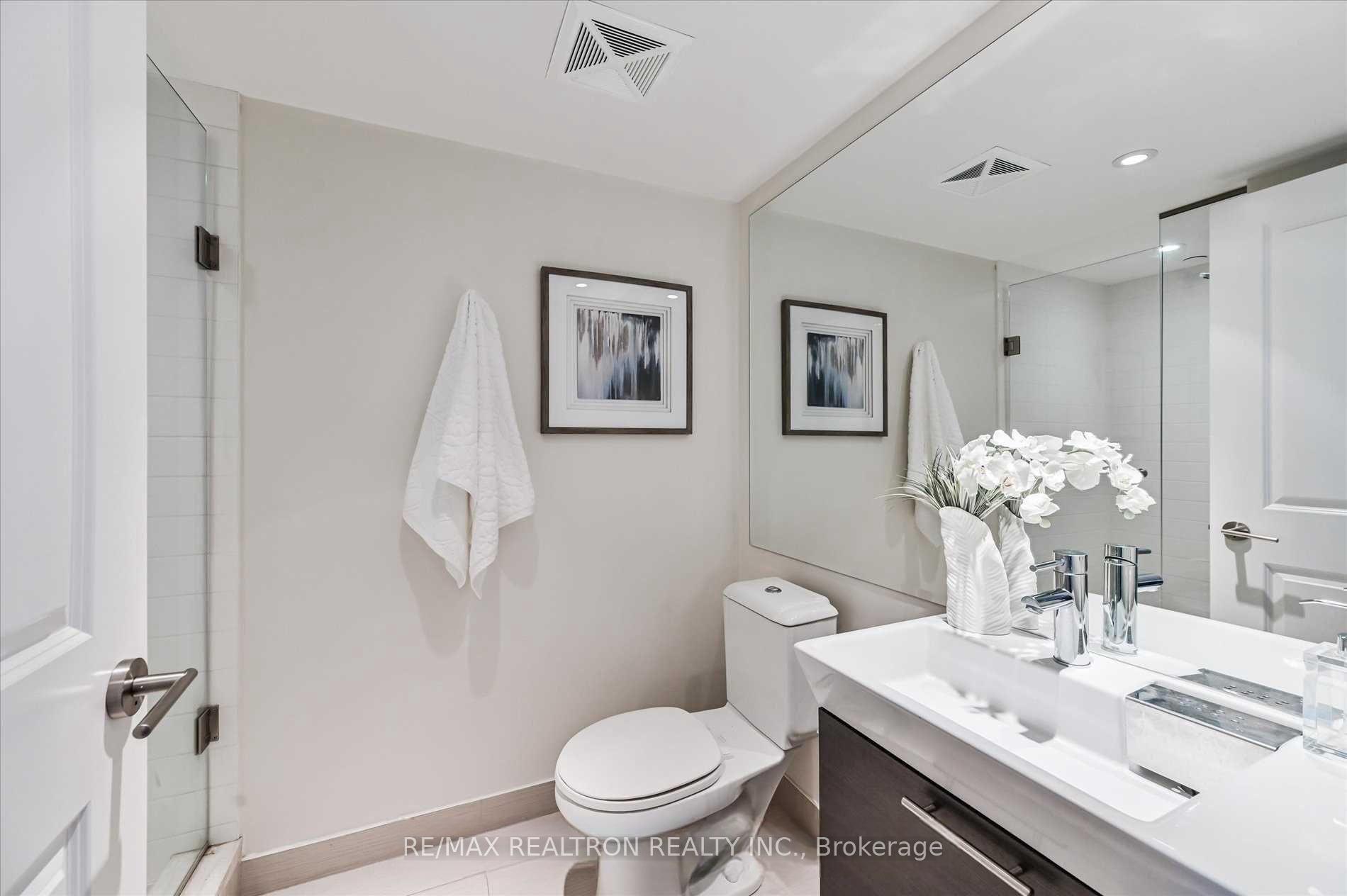 Photo 13 of Unit 4103, 386 Yonge Street, Toronto, Bay Street Corridor — HOMEH
