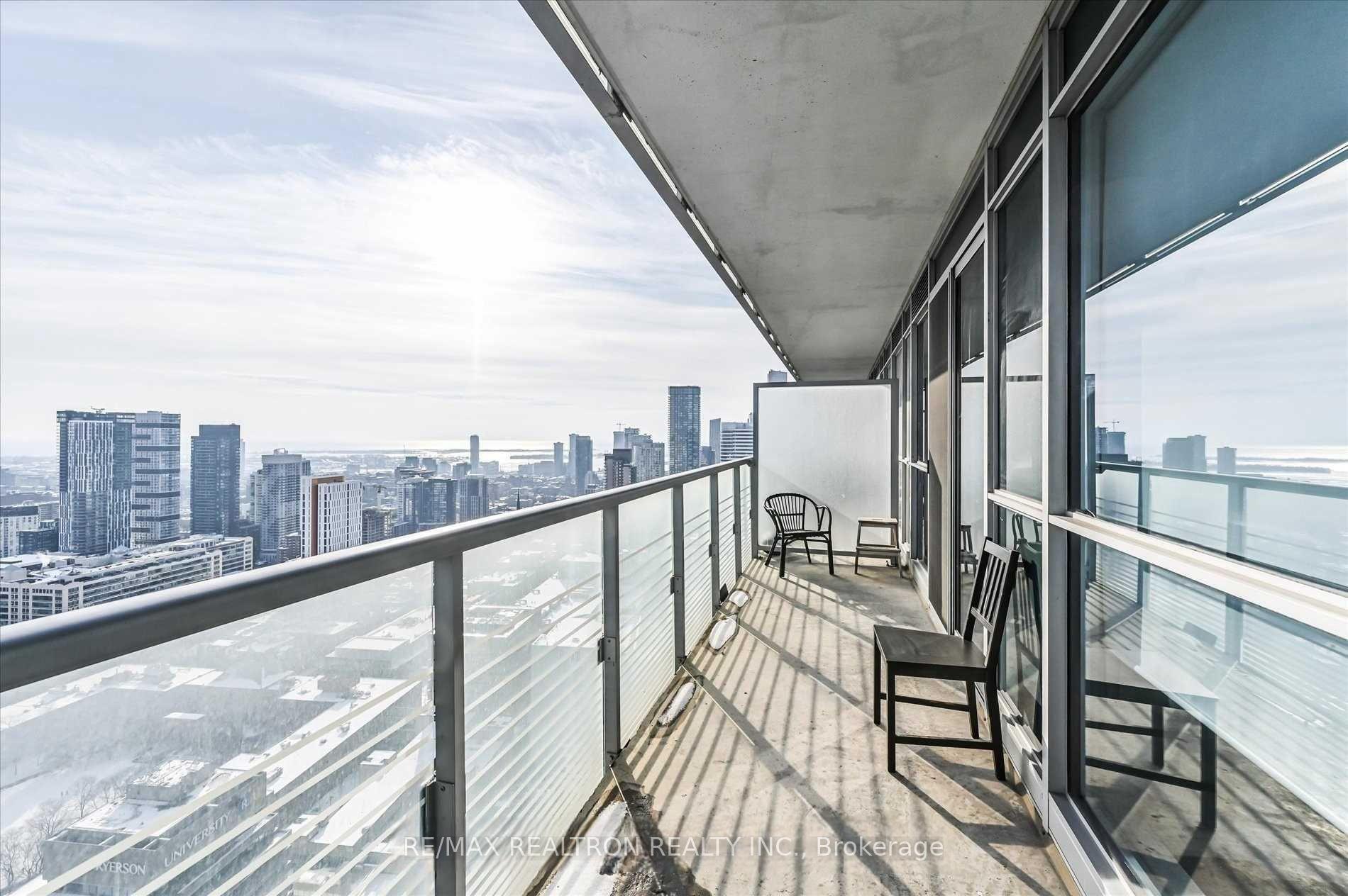 Photo 15 of Unit 4103, 386 Yonge Street, Toronto, Bay Street Corridor — HOMEH