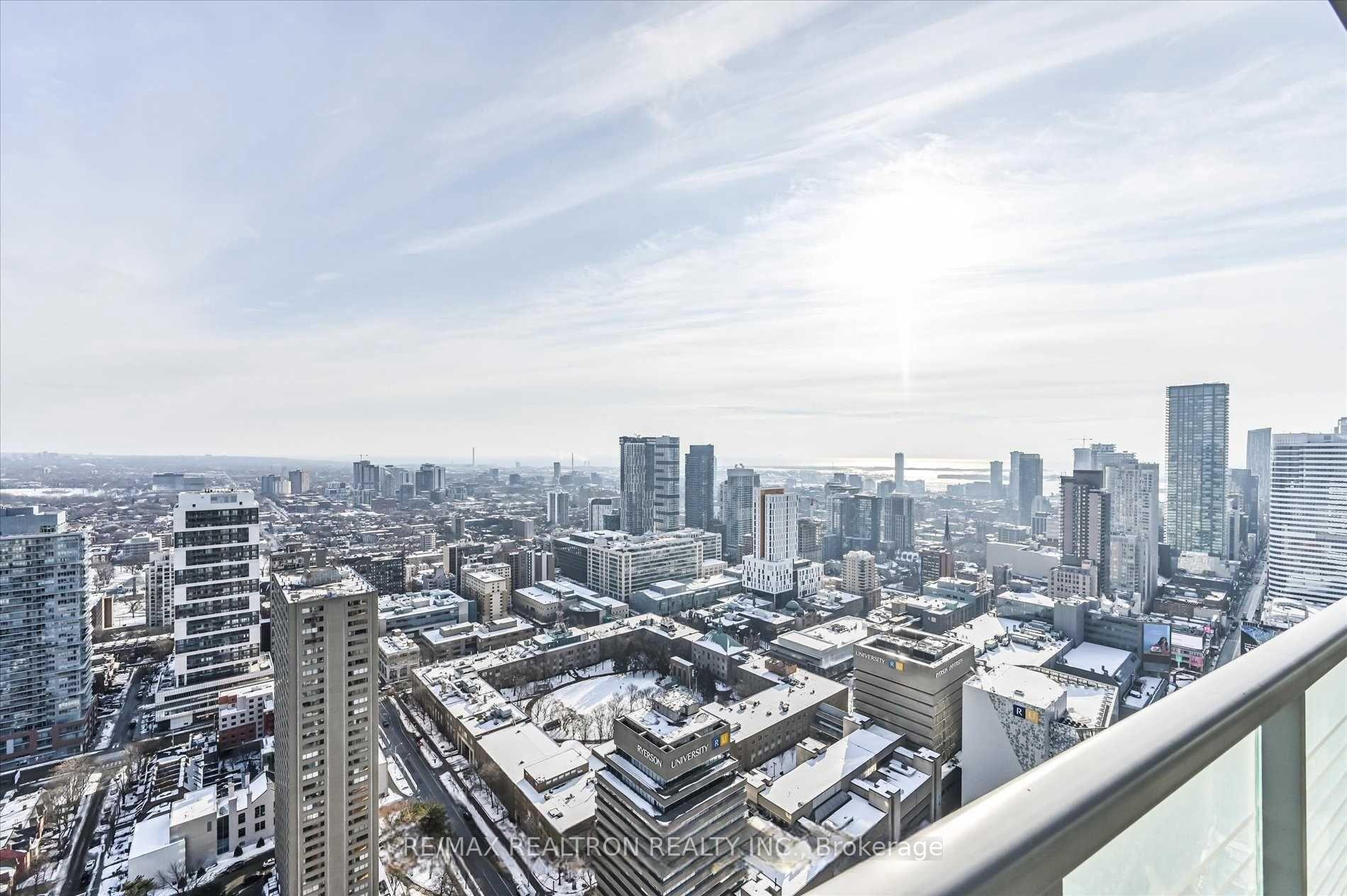 Photo 16 of Unit 4103, 386 Yonge Street, Toronto, Bay Street Corridor — HOMEH