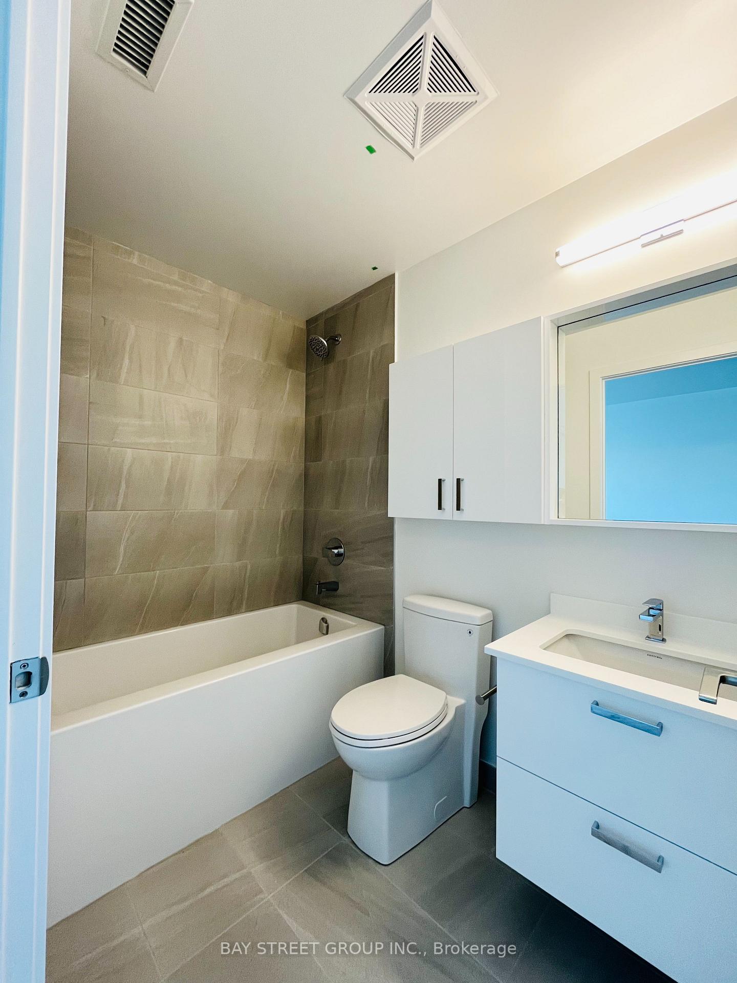 Photo 4 of Unit B1508, 50 Upper Mall Way, Vaughan, Brownridge — HOMEH