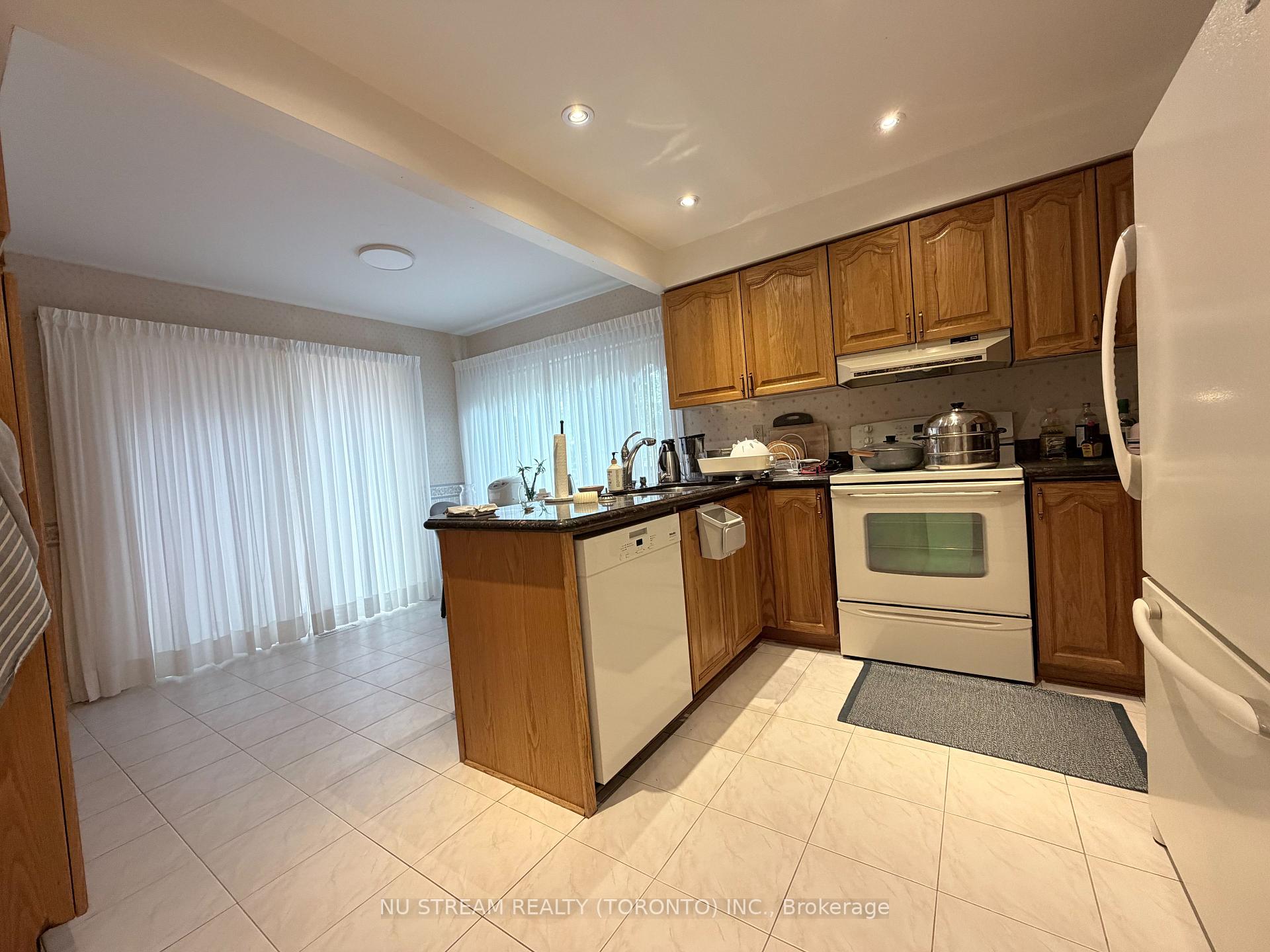 Photo 8 of 8 Roverdale Court, Markham, Unionville — HOMEH