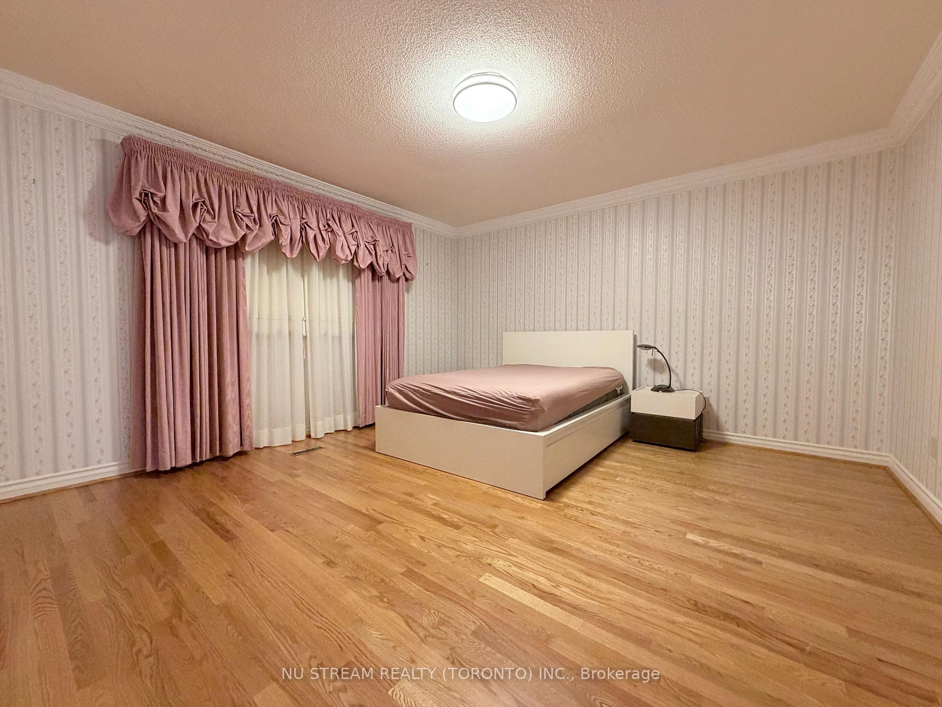 Photo 12 of 8 Roverdale Court, Markham, Unionville — HOMEH