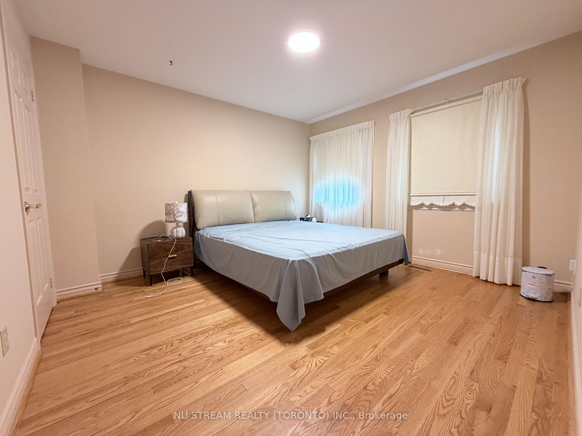Photo 13 of 8 Roverdale Court, Markham, Unionville — HOMEH