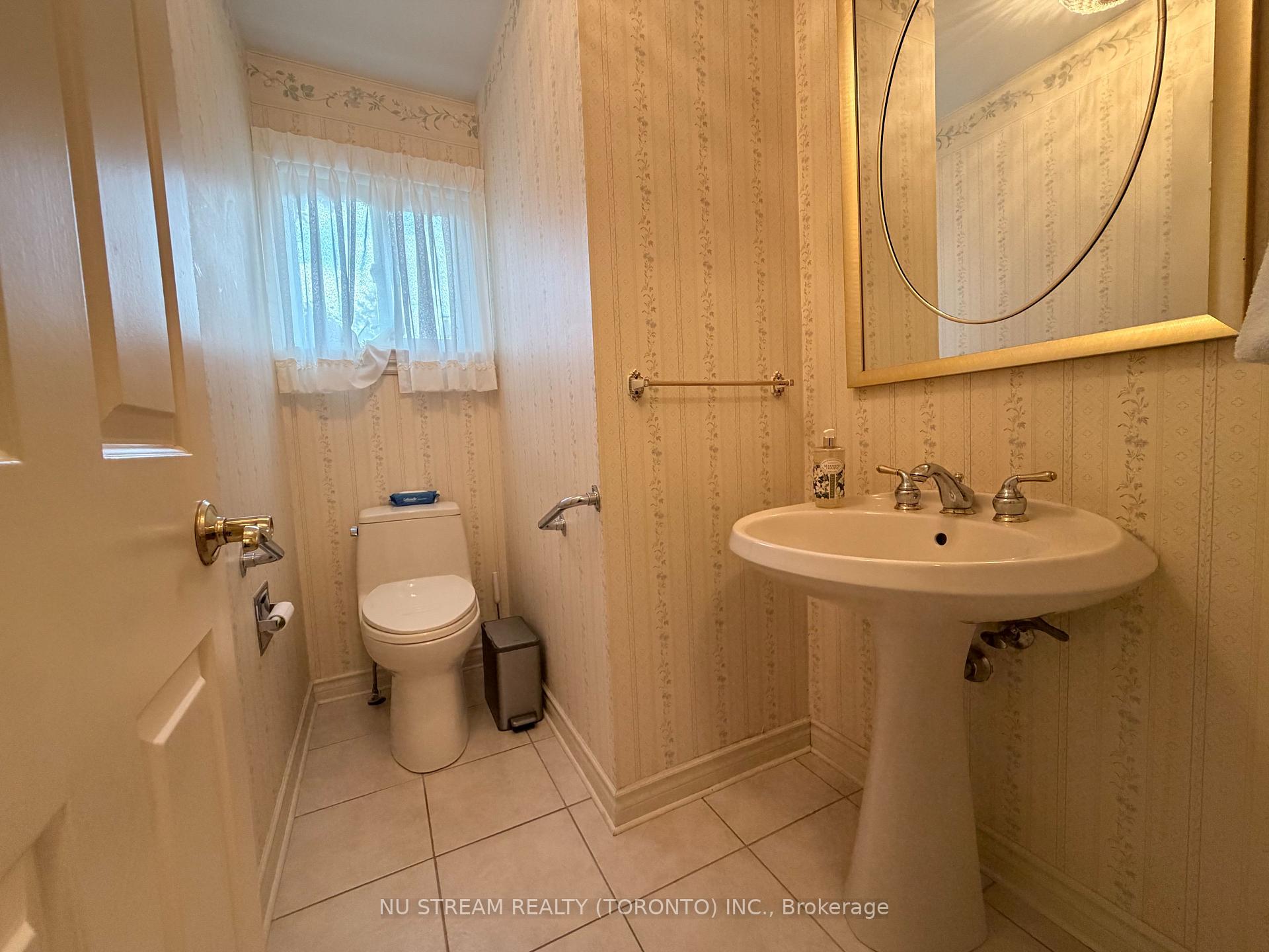 Photo 16 of 8 Roverdale Court, Markham, Unionville — HOMEH