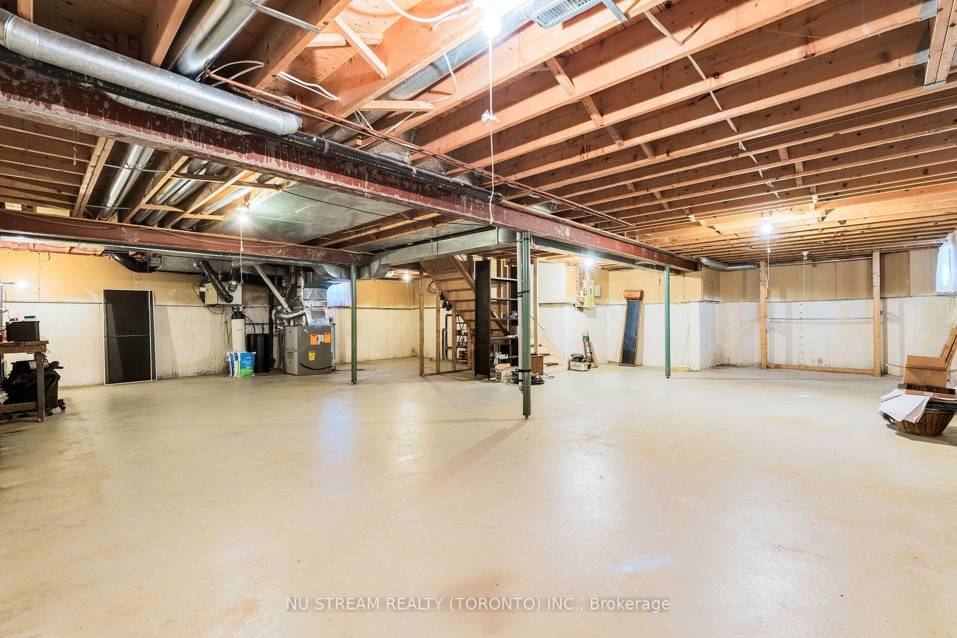 Photo 18 of 8 Roverdale Court, Markham, Unionville — HOMEH